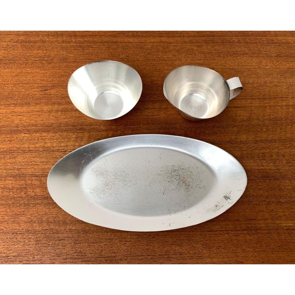 Mid-Century Modern Ensemble de 3 bacs à lait, à sucre et plateaux de WMF, Allemagne du milieu du siècle dernier, années 1960 en vente