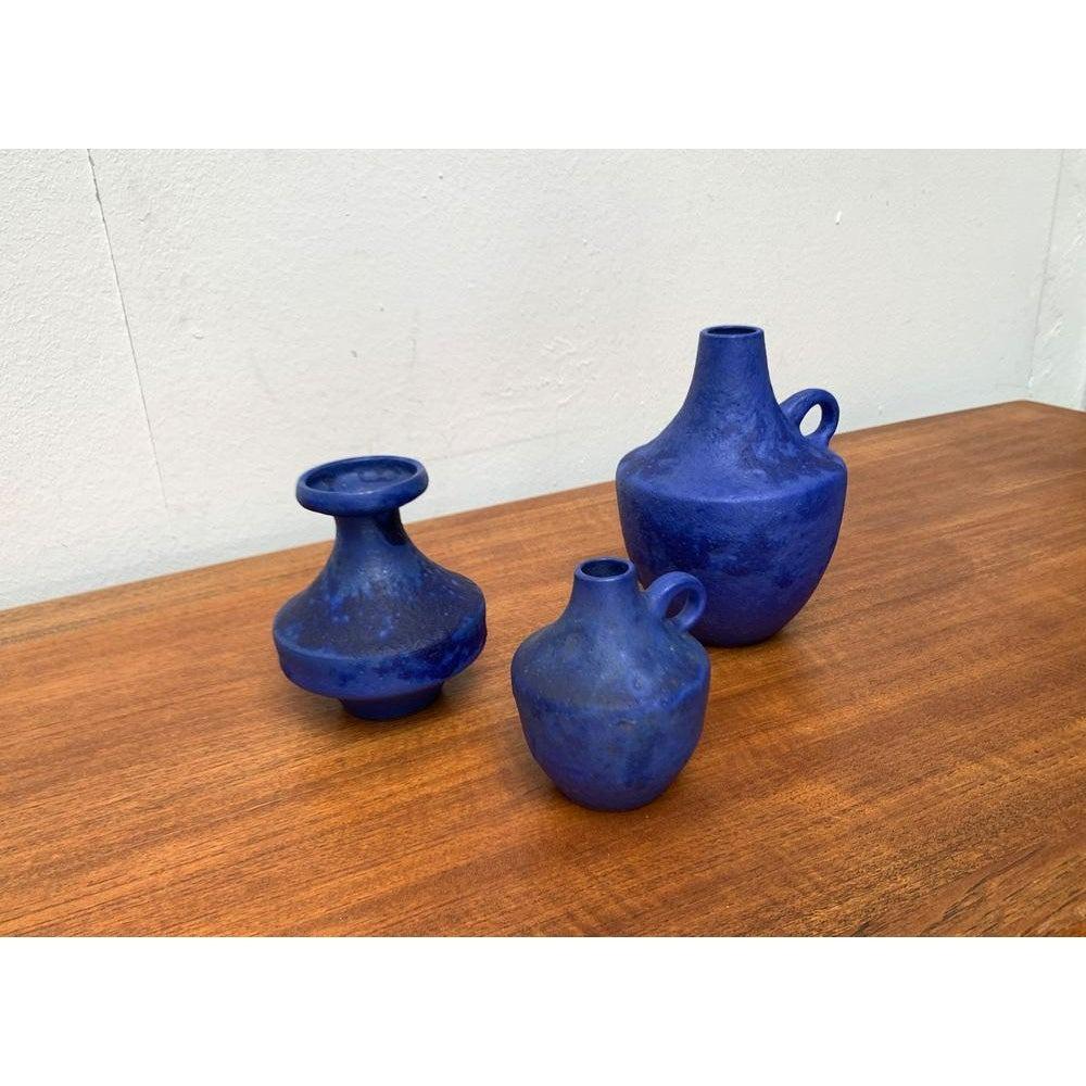 Set di 3 vasi minimalisti tedeschi di metà secolo, blu cobalto, anni '60 In condizioni ottime in vendita a Hamburg, DE