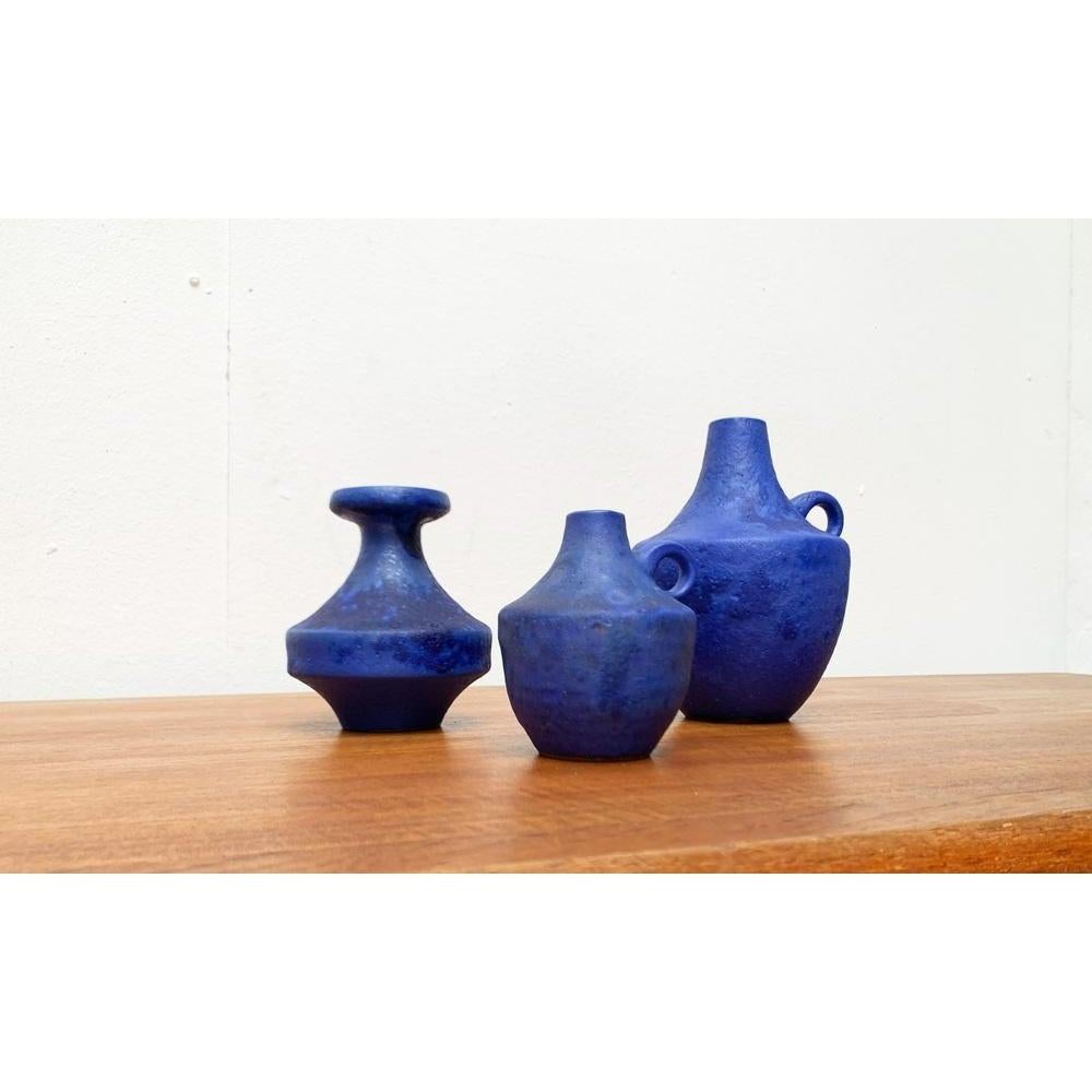 Set di 3 vasi minimalisti tedeschi di metà secolo, blu cobalto, anni '60 in vendita 2