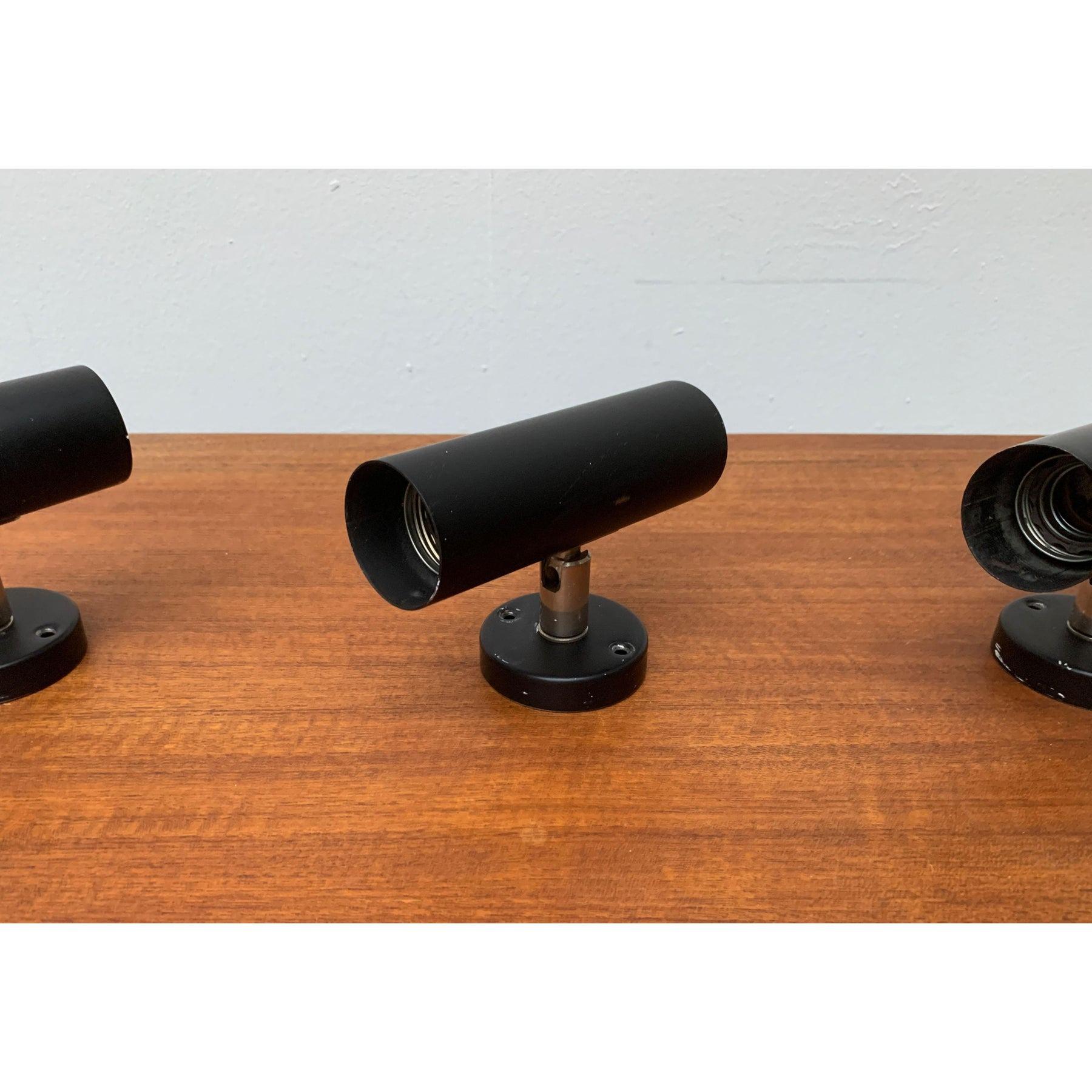 Juego de 3 apliques minimalistas alemanes de mediados de siglo en venta 2