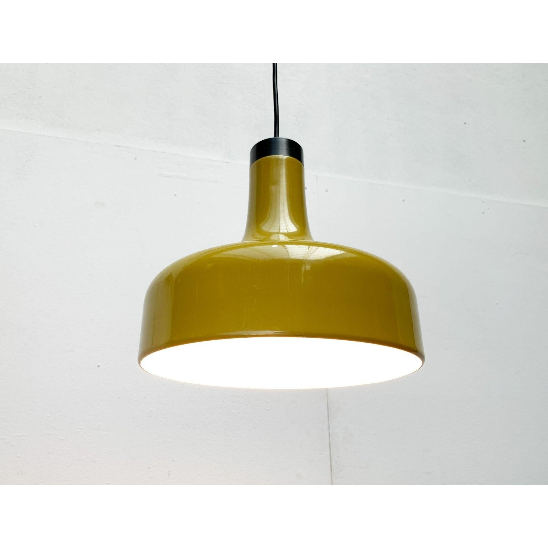 Tedesco Set di 3 lampade a sospensione di Staff Leuchten, Germania di metà secolo, 1960 in vendita