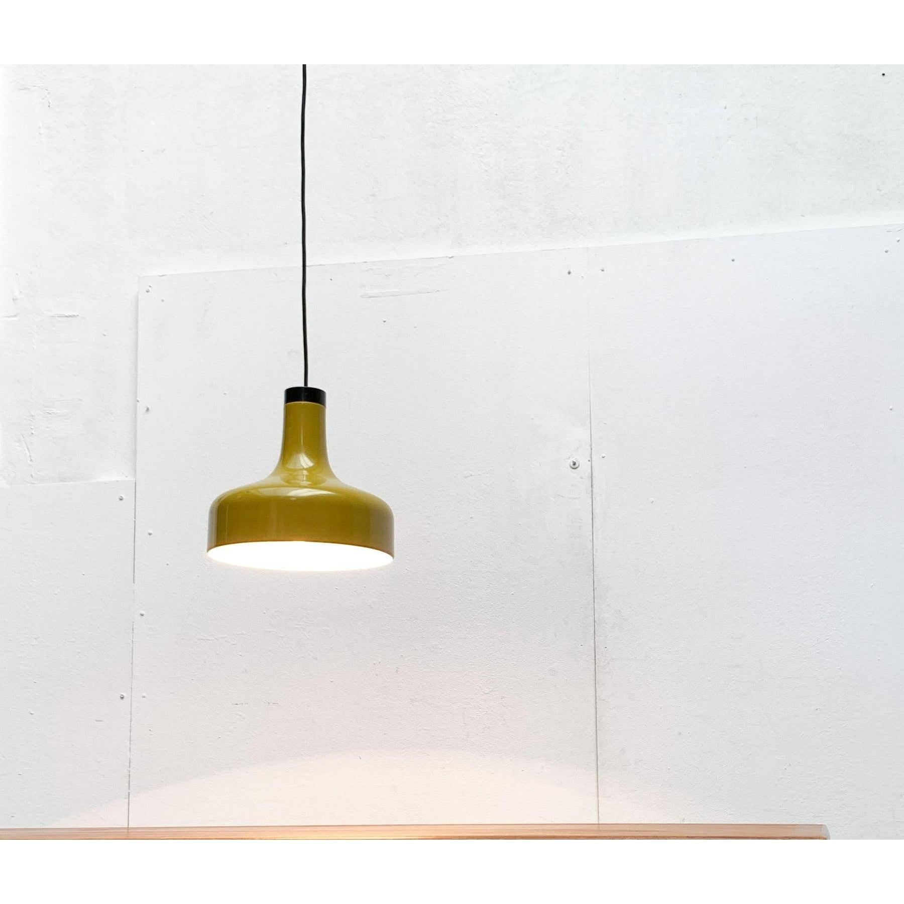 Set di 3 lampade a sospensione di Staff Leuchten, Germania di metà secolo, 1960 In condizioni ottime in vendita a Hamburg, DE