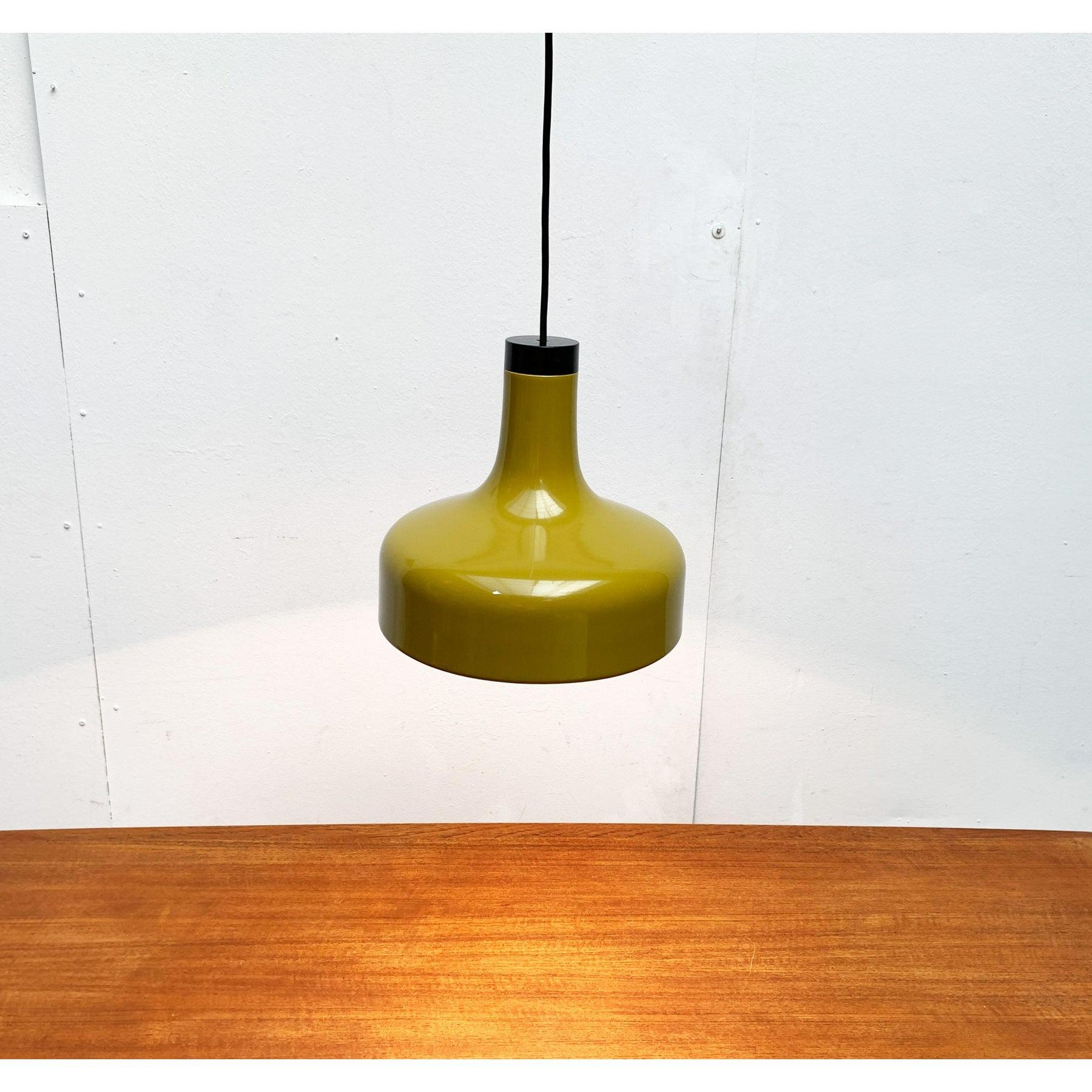 XX secolo Set di 3 lampade a sospensione di Staff Leuchten, Germania di metà secolo, 1960 in vendita