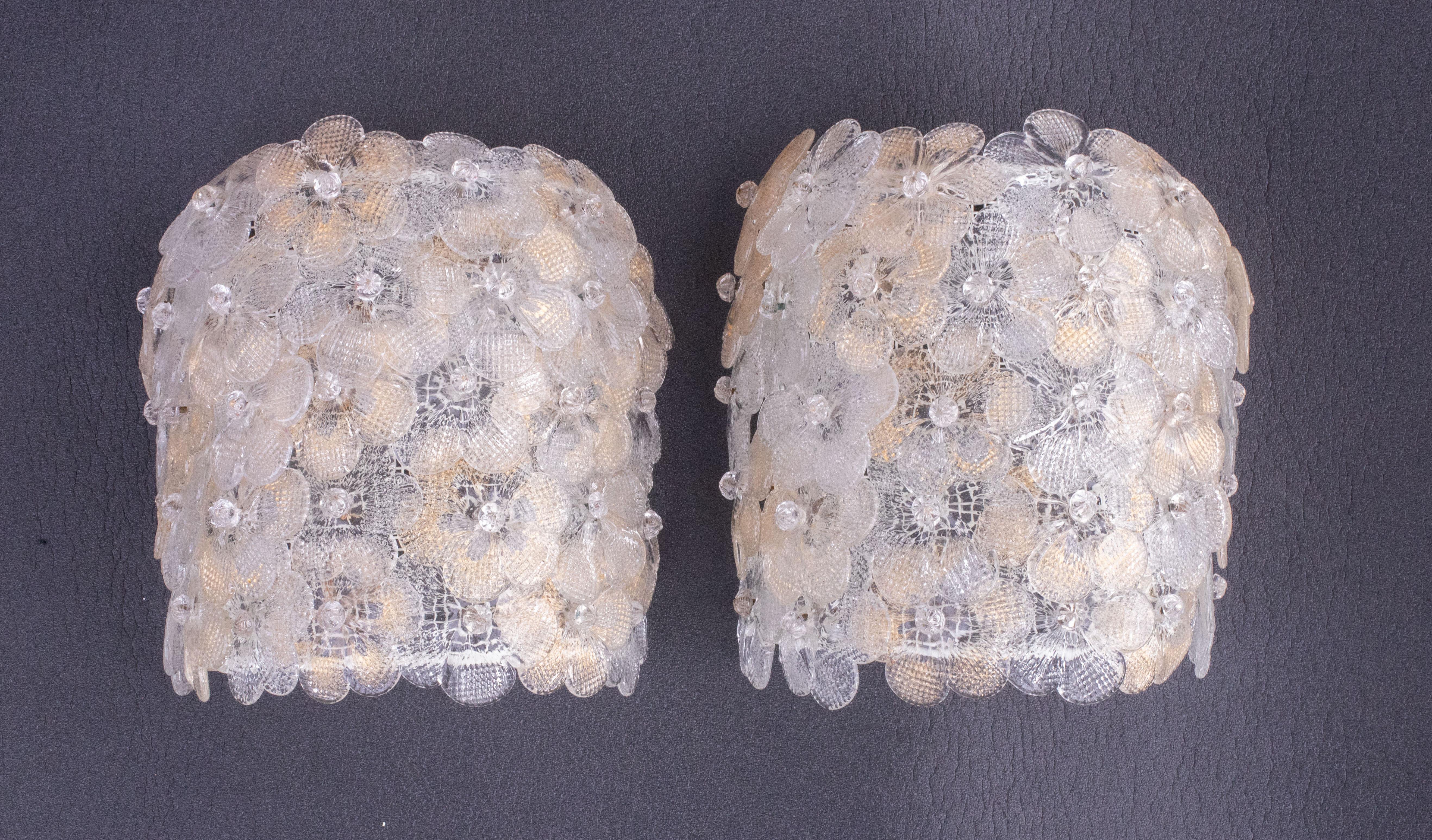 Set of 3 Mid-Century Gold Flower Glass Ceiling Light and 2 Wall Light In Good Condition For Sale In Roma, IT