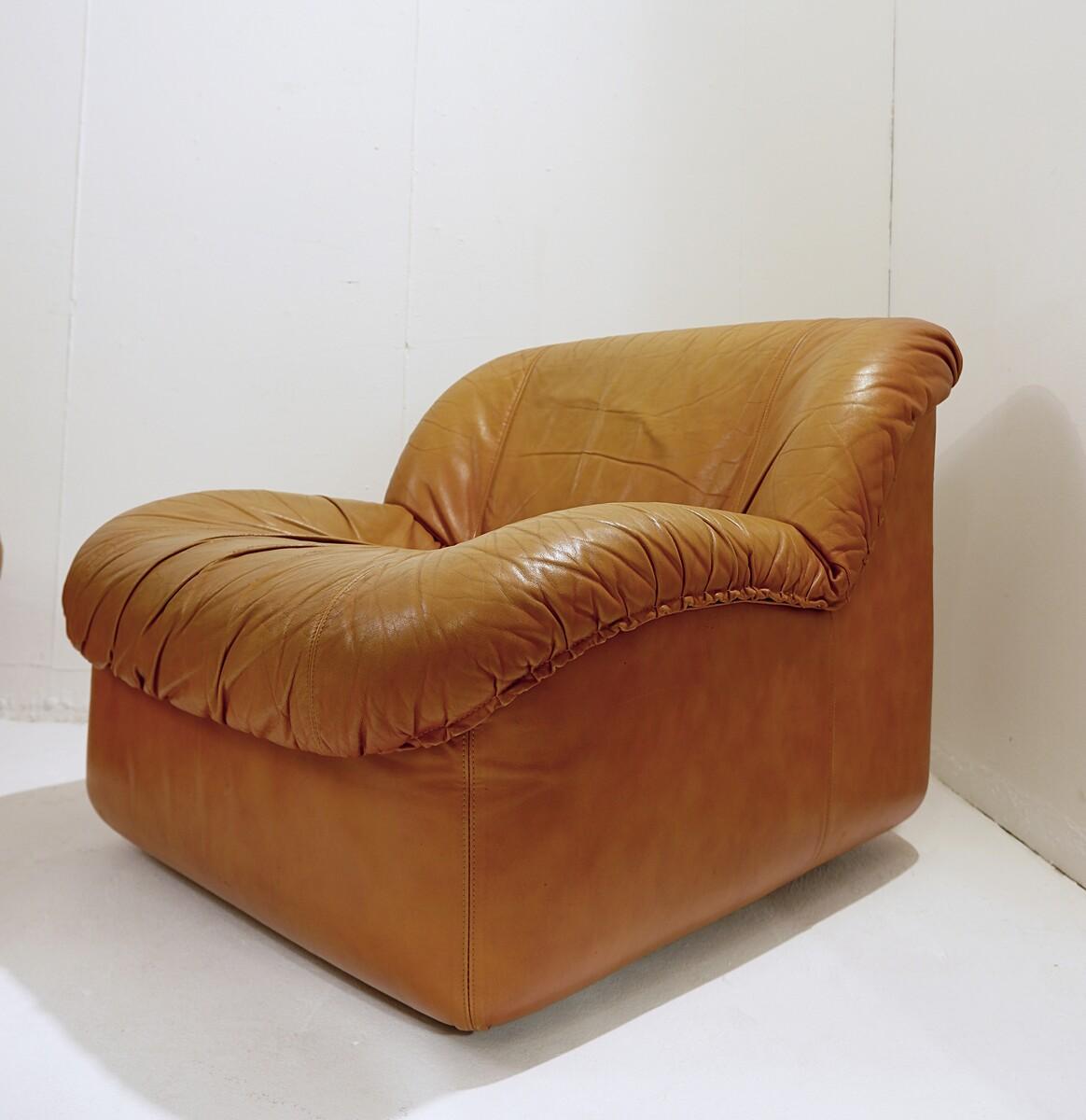 Set of 3 Mid Century Italian Moroso Armchairs in Cognac Leather 3