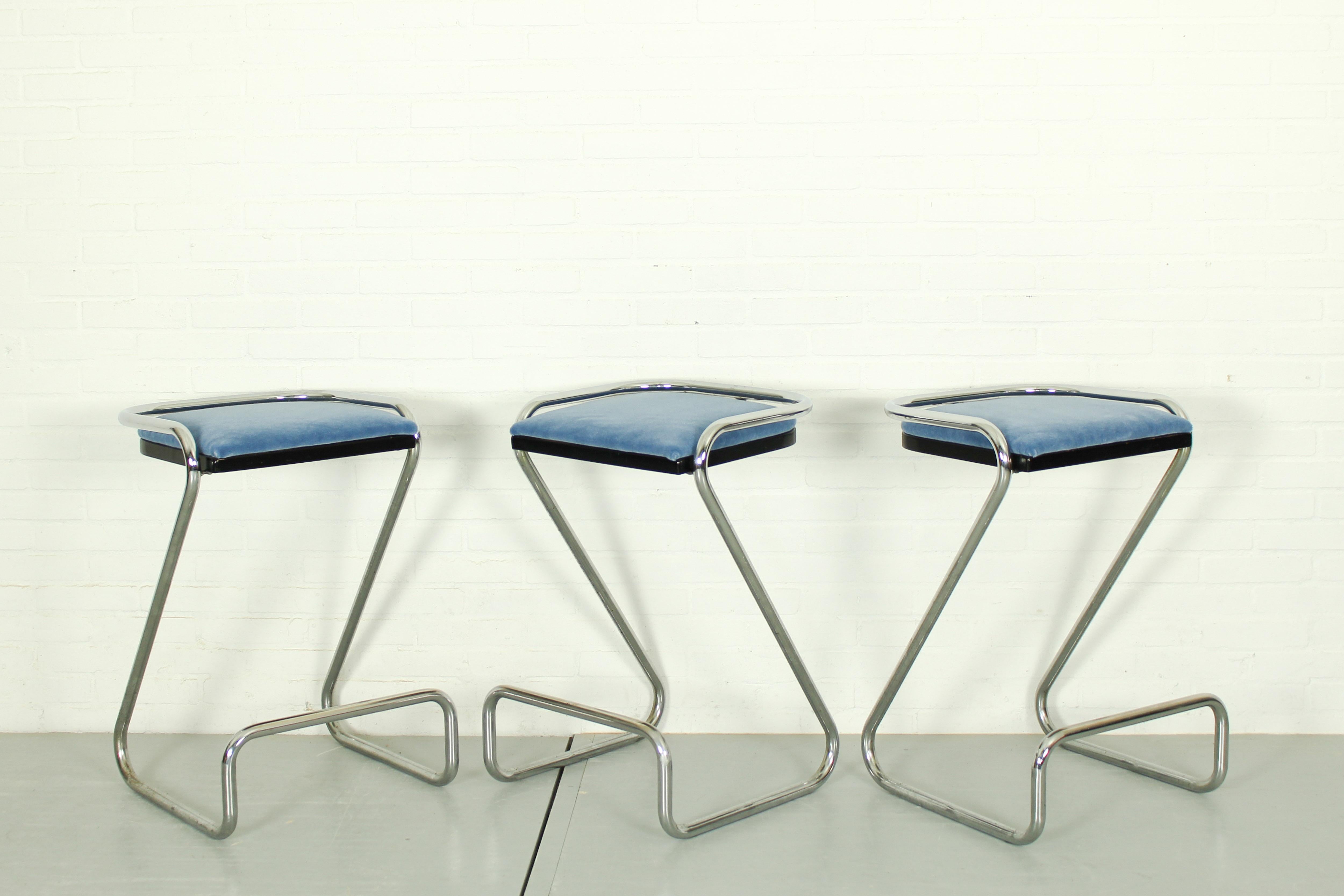 Set of 3 Midcentury Italian Tubular Chrome Z Bar Stool, 1970s For Sale 4