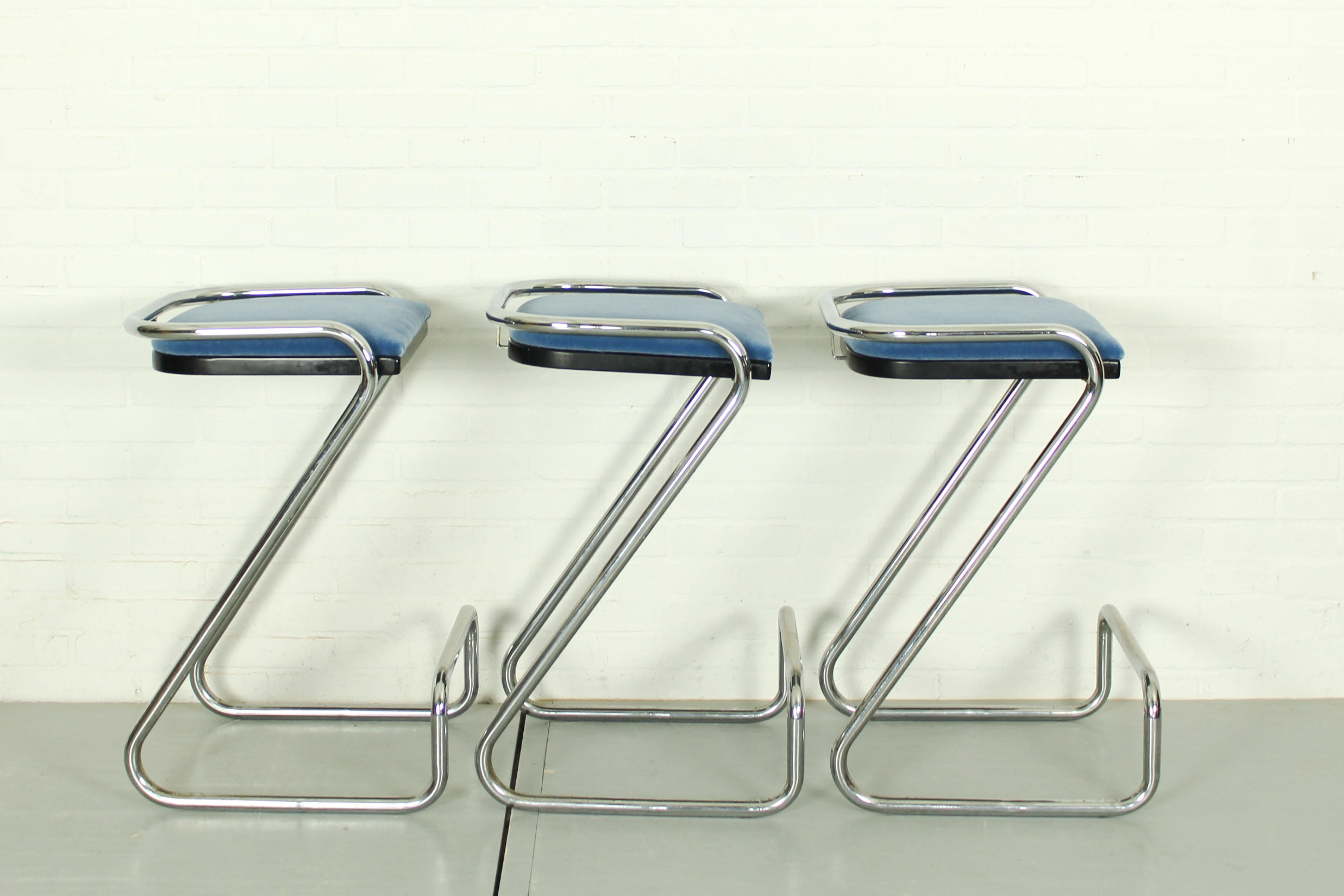 Set of 3 Midcentury Italian Tubular Chrome Z Bar Stool, 1970s For Sale 6