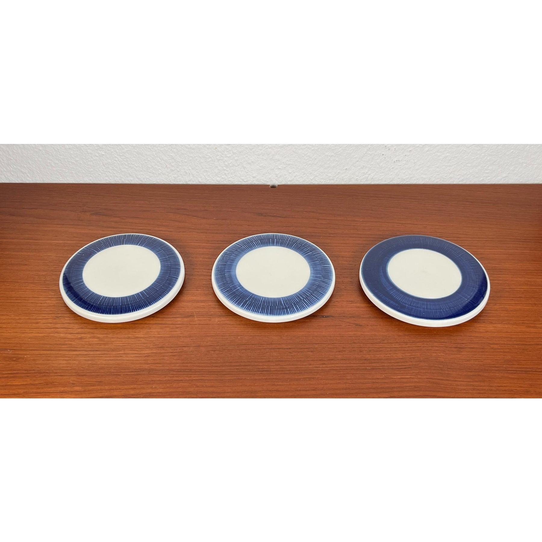 Set di 3 coperchi della serie Koka Blue, Blau, Bla di Hertha Bengtson, anni '50, di metà secolo In condizioni ottime in vendita a Hamburg, DE