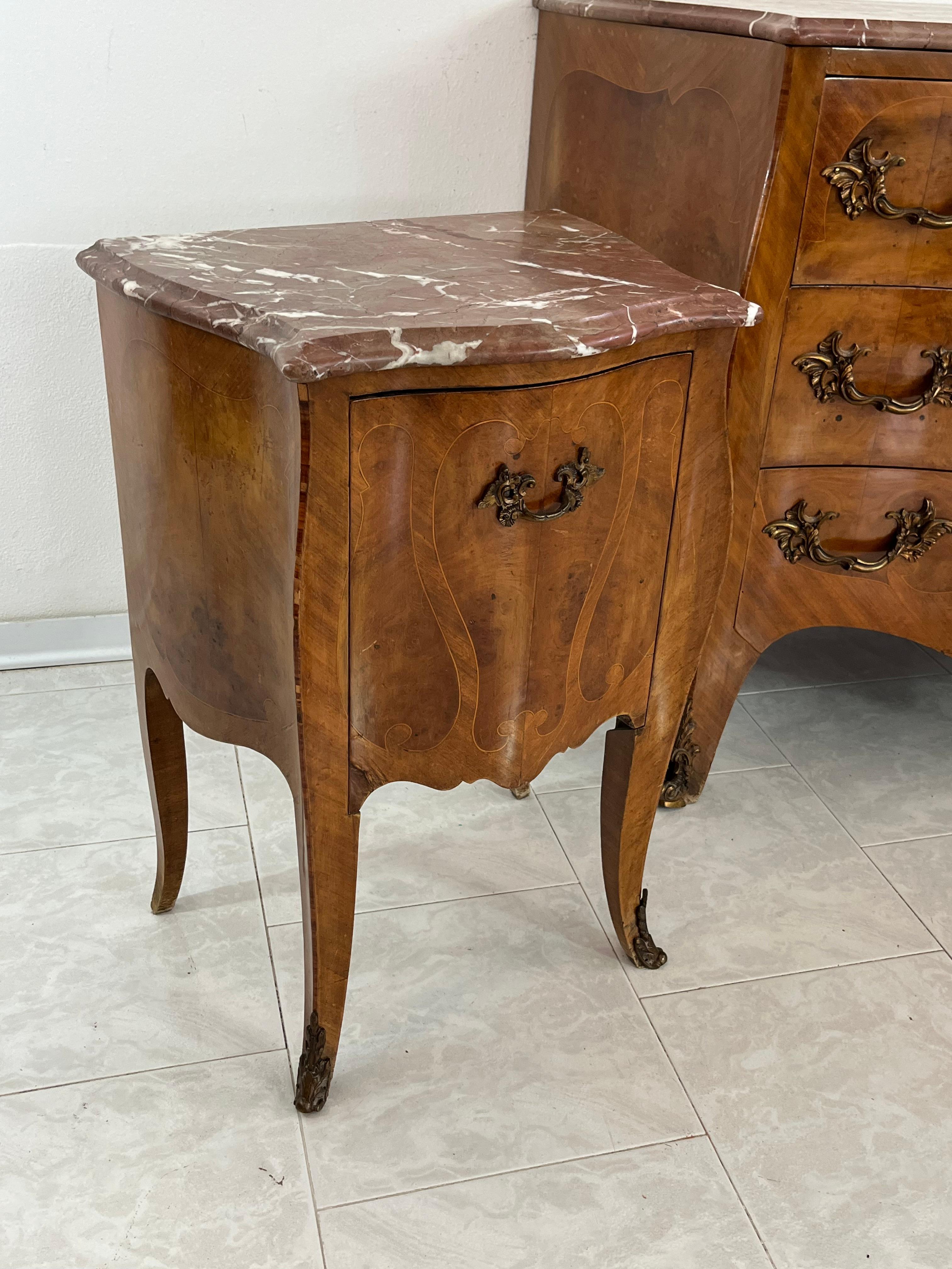 italien Ensemble de 3 commodes et tables de nuit de style Louis XV du milieu du siècle, années 1950 en vente