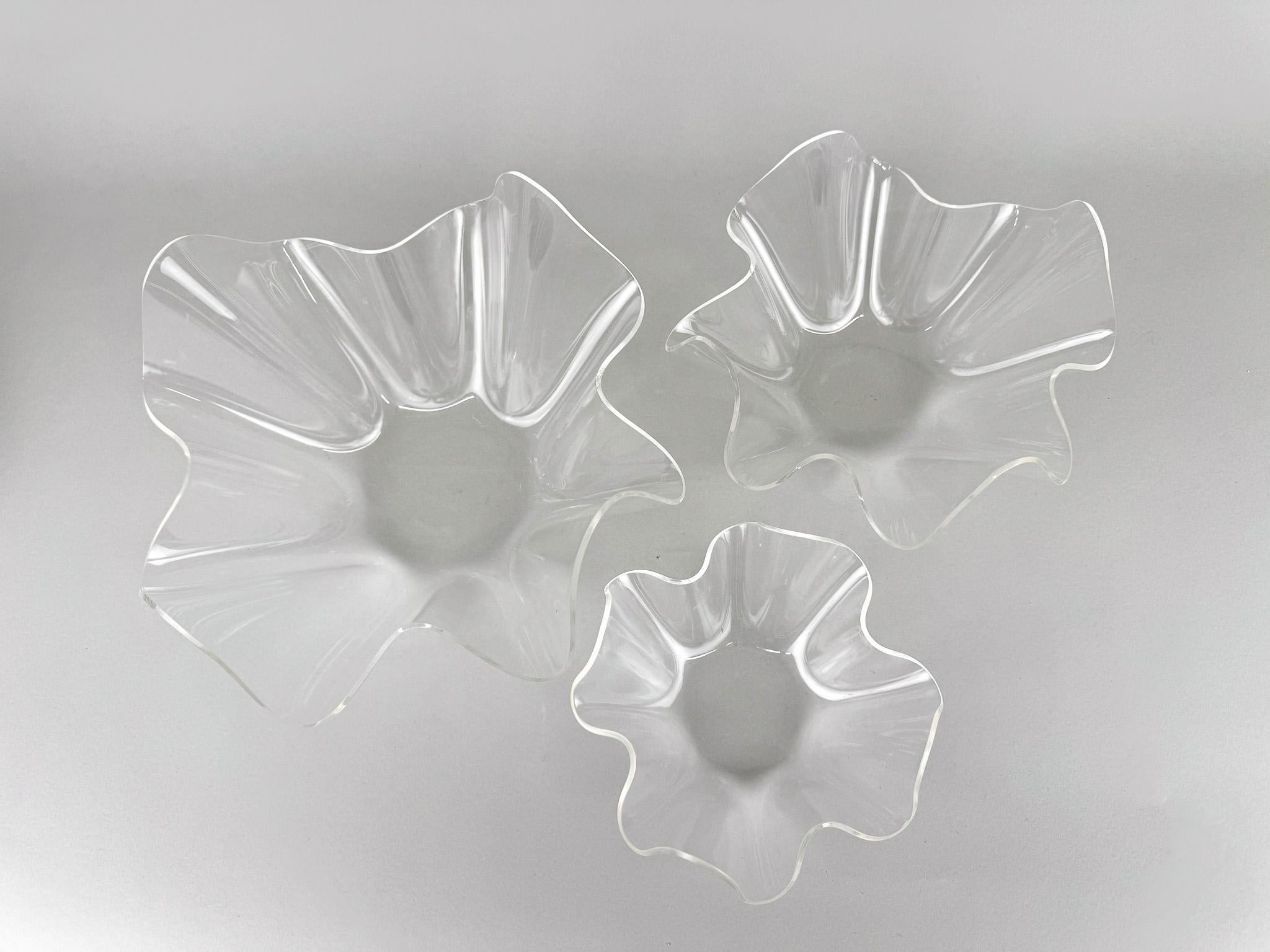 German Set of 3 Mid-Century Lucite Handkerchief Bowls For Sale