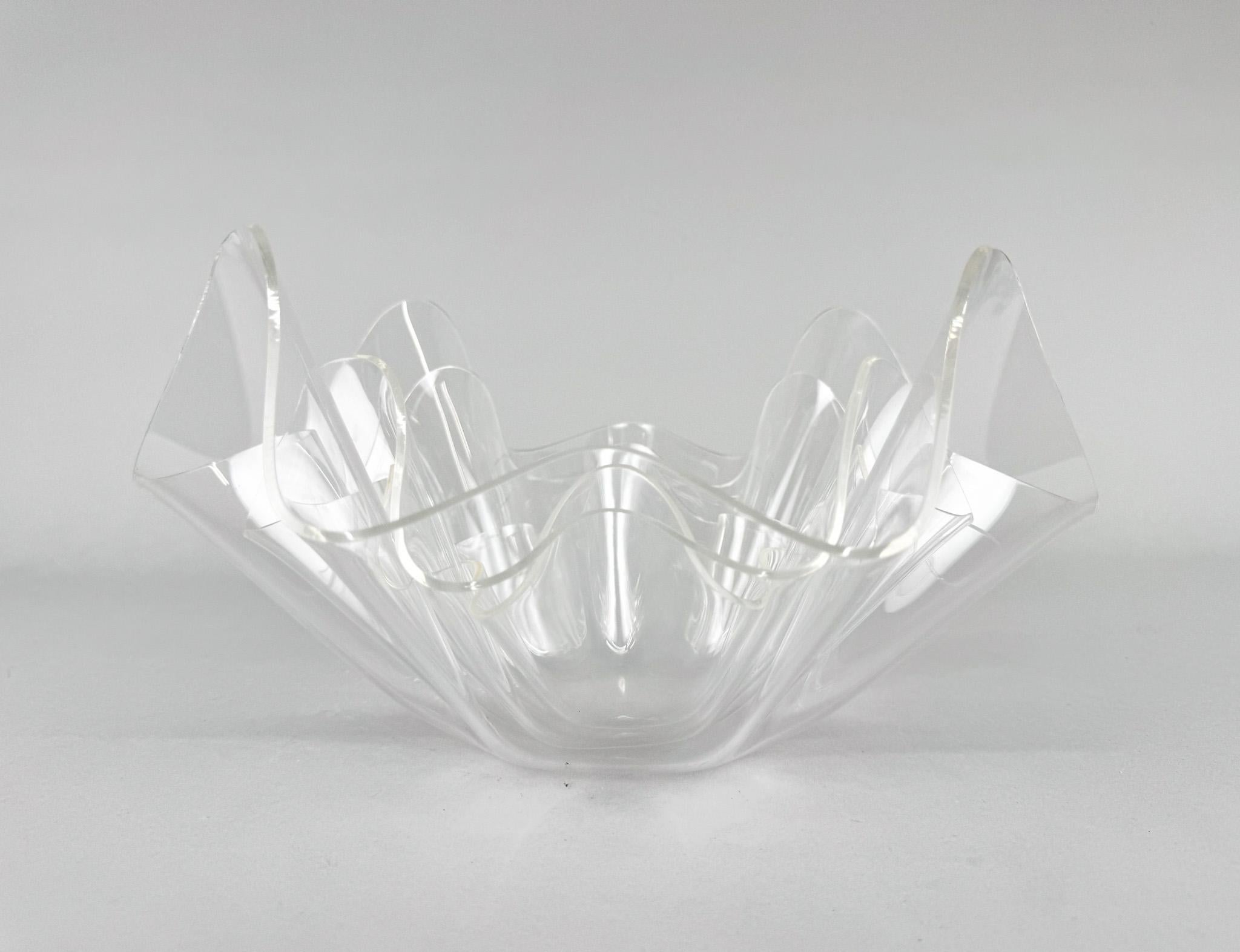 20th Century Set of 3 Mid-Century Lucite Handkerchief Bowls For Sale