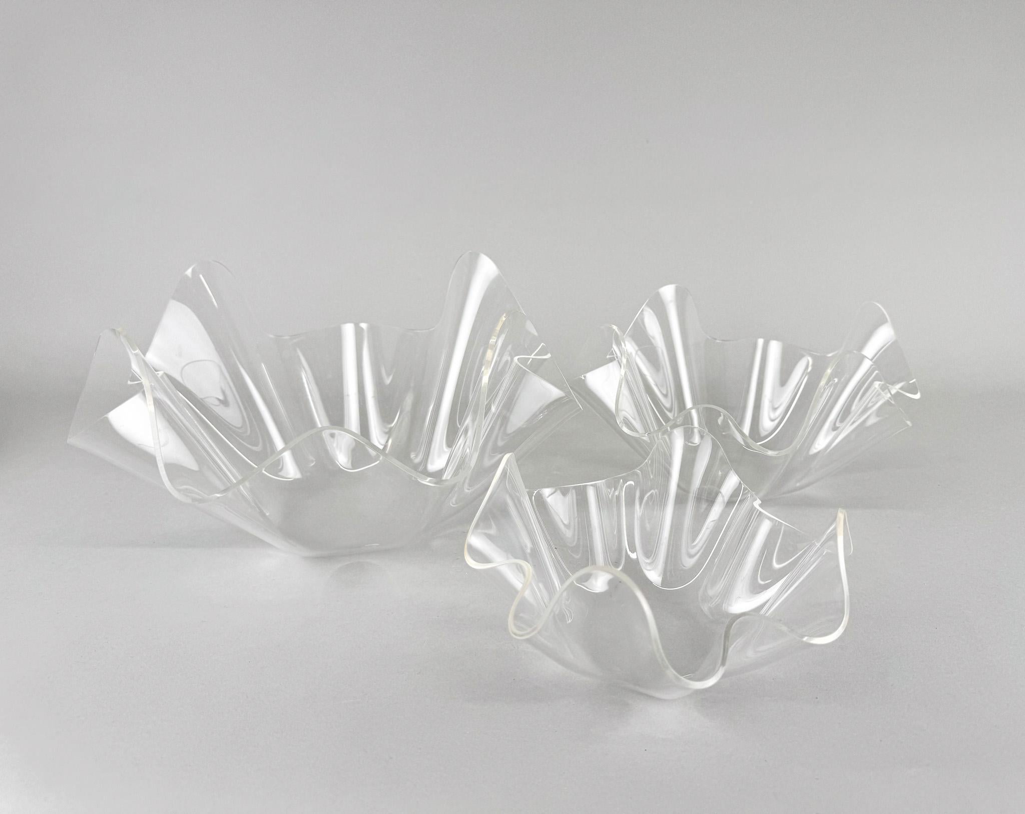 Set of 3 Mid-Century Lucite Handkerchief Bowls For Sale 1