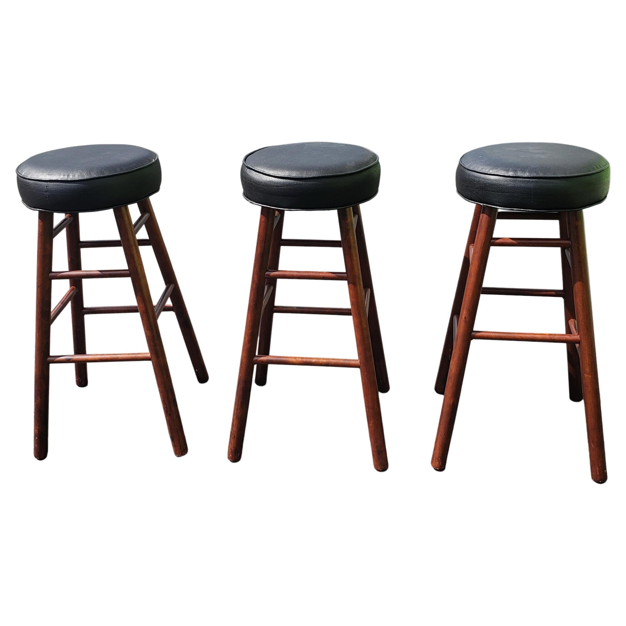 Set of 3 Mid-Century Maple and Leather Seat Bar Stools For Sale