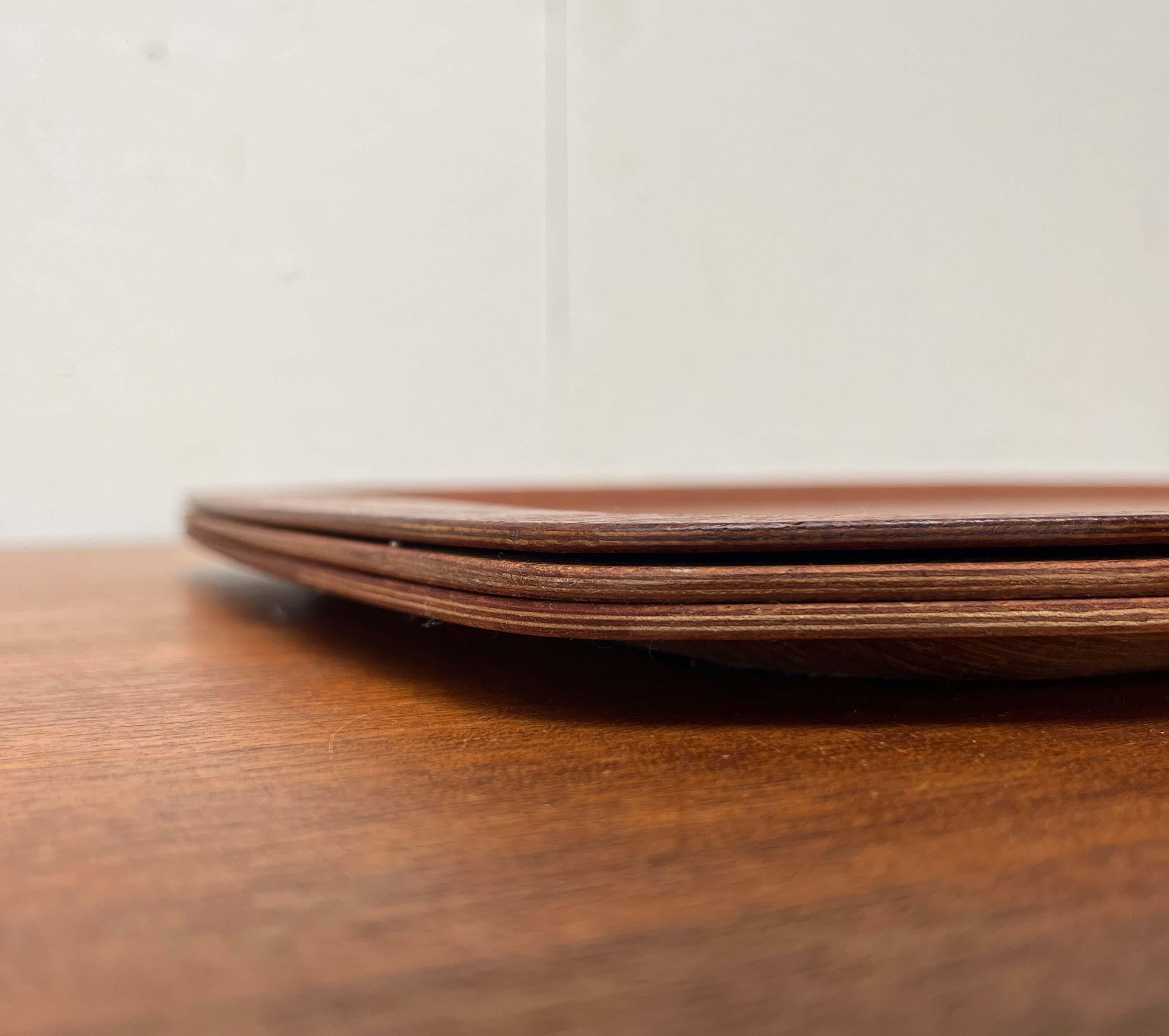 Satz von 3 Tabletts aus Teakholz in der modernen Form Stabil aus Langva, Dänemark, 1960er Jahre im Angebot 12