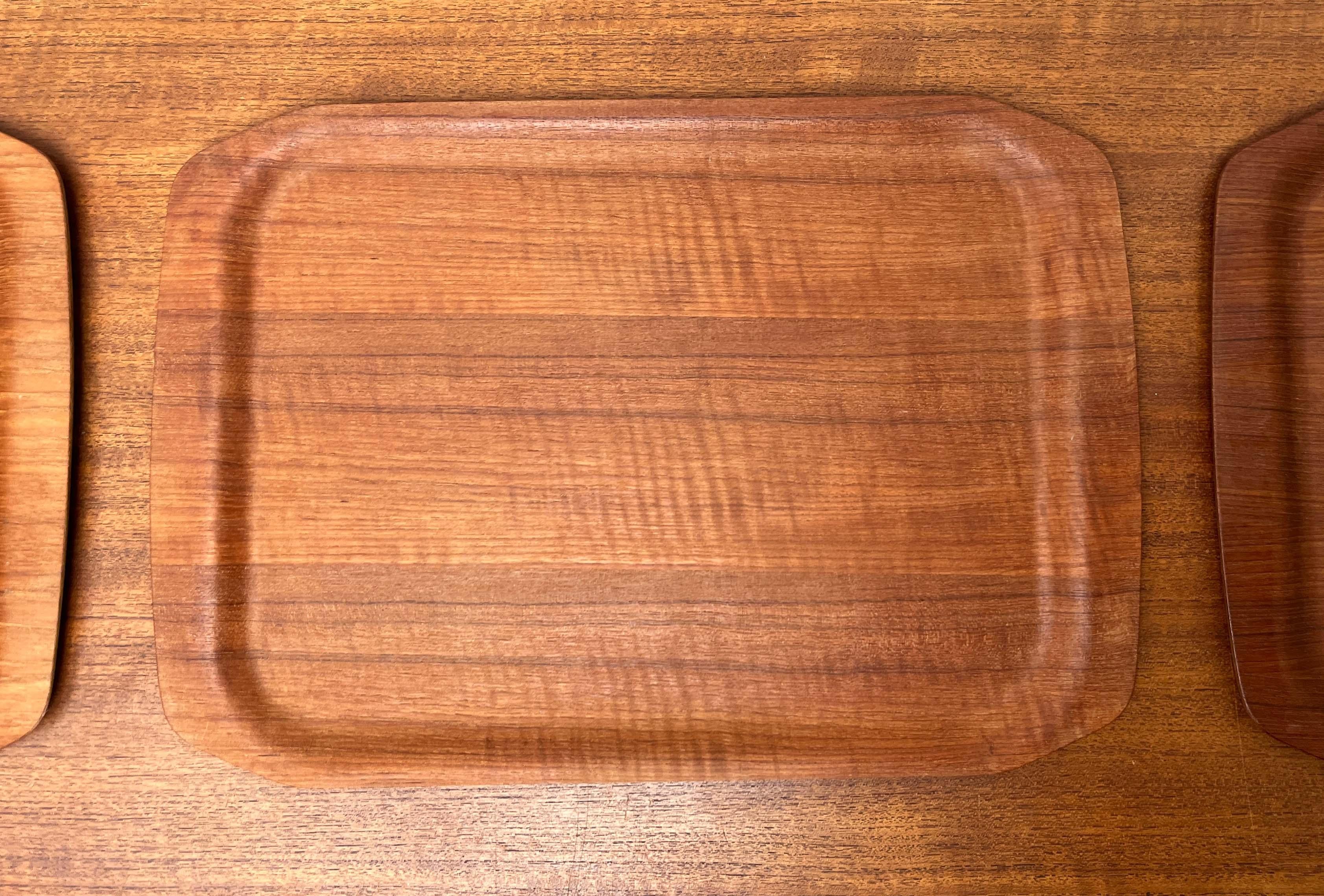 Satz von 3 Tabletts aus Teakholz in der modernen Form Stabil aus Langva, Dänemark, 1960er Jahre im Angebot 1