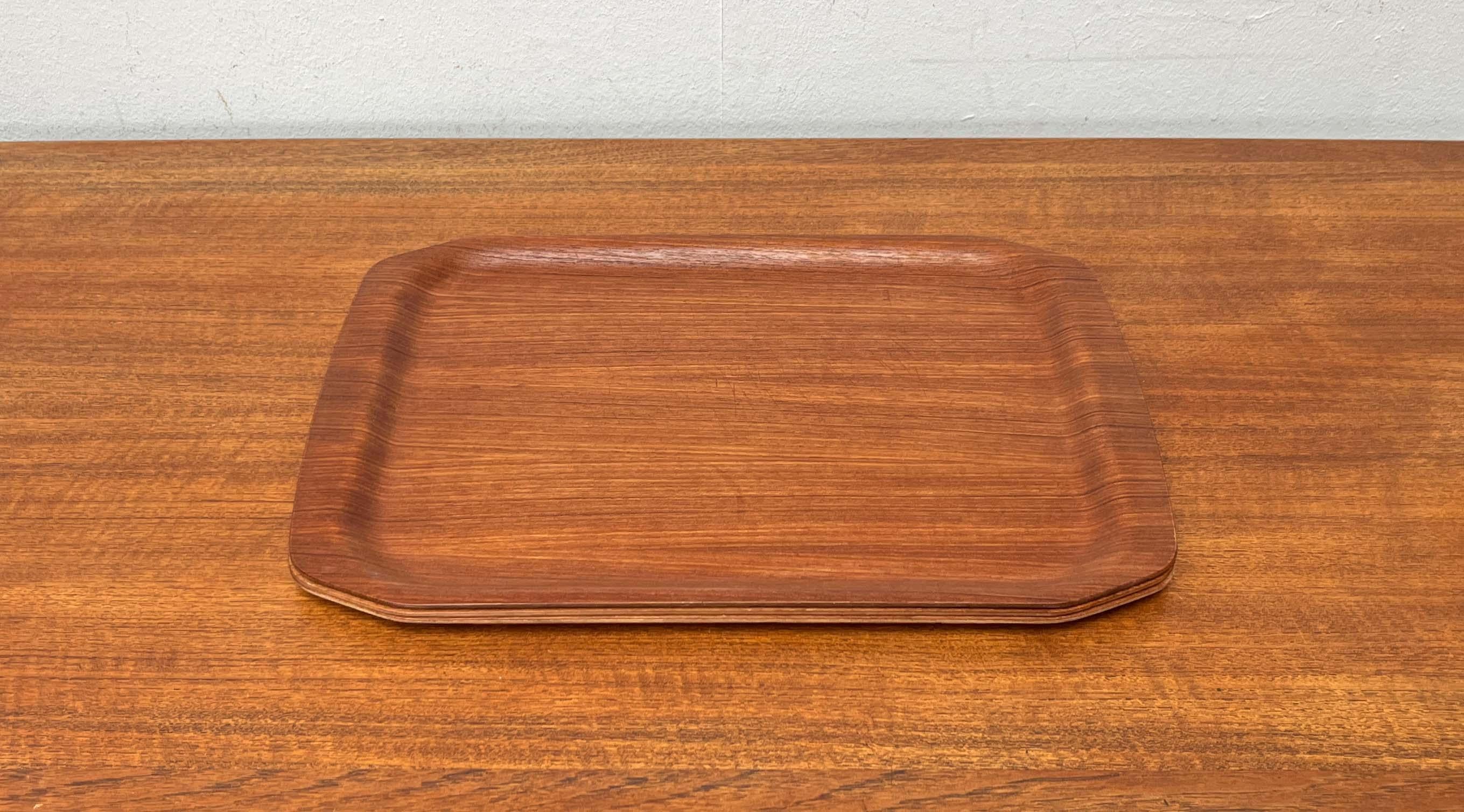 Satz von 3 Tabletts aus Teakholz in der modernen Form Stabil aus Langva, Dänemark, 1960er Jahre im Angebot 3