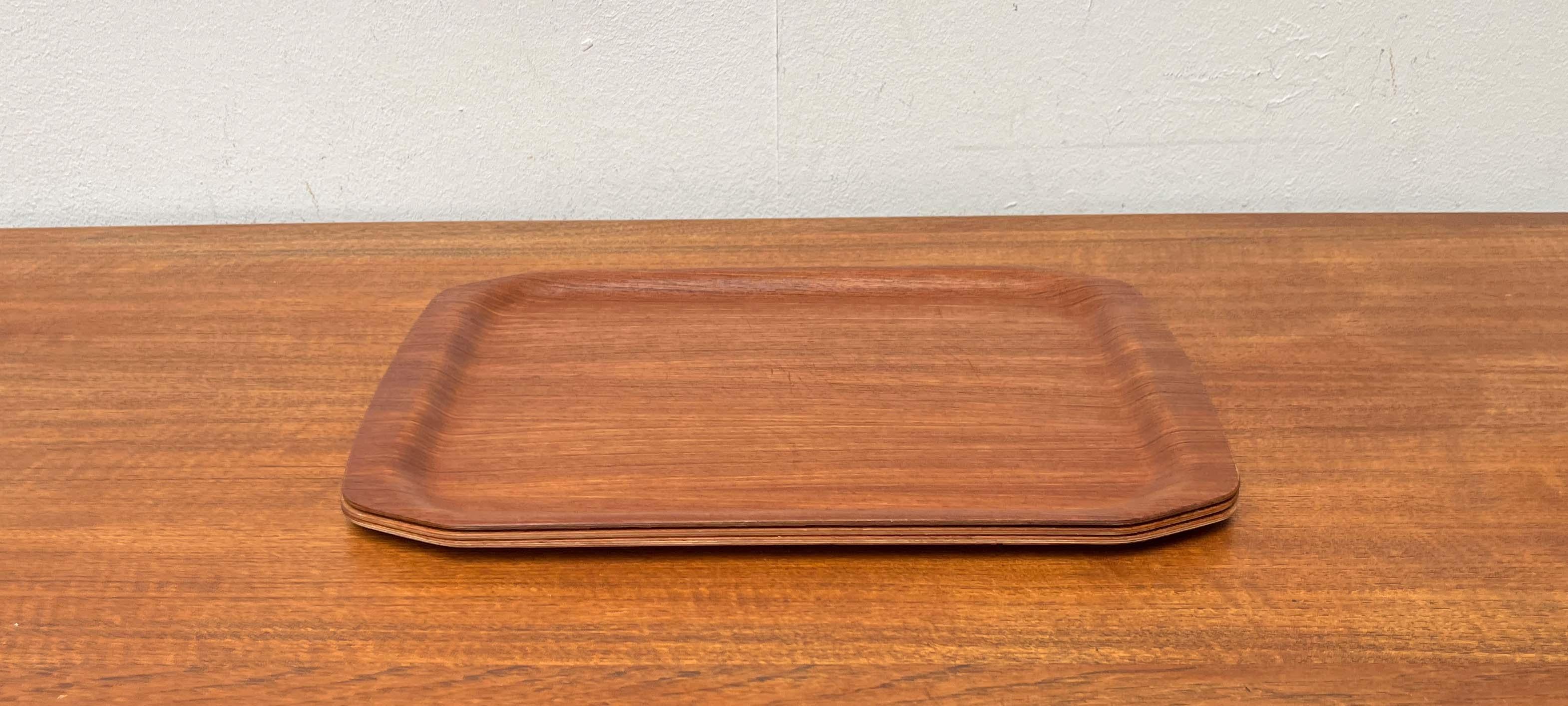 Satz von 3 Tabletts aus Teakholz in der modernen Form Stabil aus Langva, Dänemark, 1960er Jahre im Angebot 4