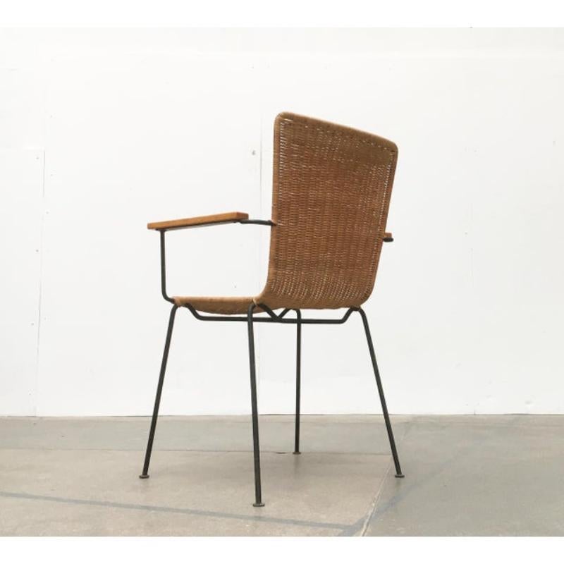 Set di 3 sedie da pranzo in metallo e rattan della modernità di metà secolo, anni '60 in vendita 2