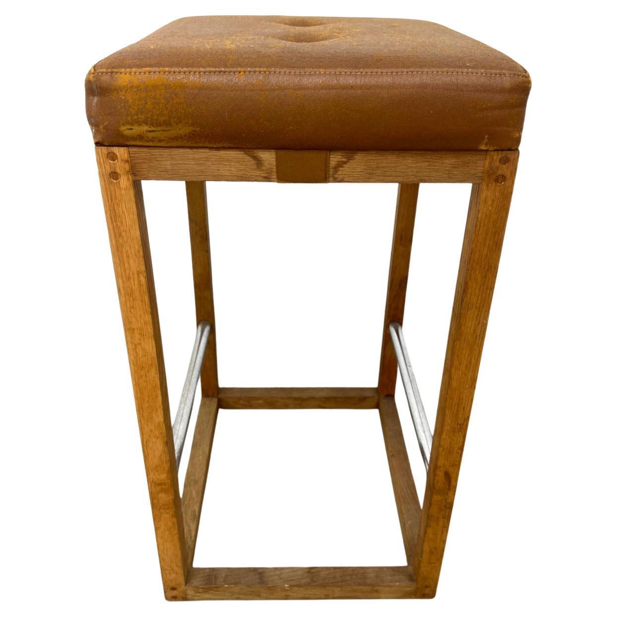 Mid-Century Modern Set of 3 Mid century modern oak leather chrome counter stools For Sale