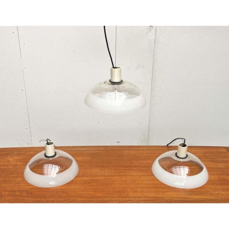 Ensemble de 3 lampes suspendues en verre de la période Modern Age, années 1960 en vente 5