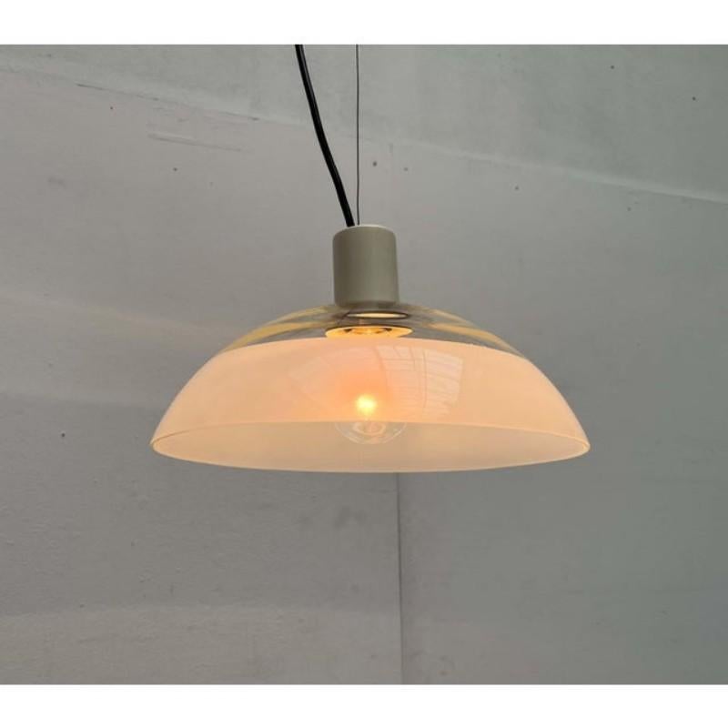 Ensemble de 3 lampes suspendues en verre de la période Modern Age, années 1960 en vente 8