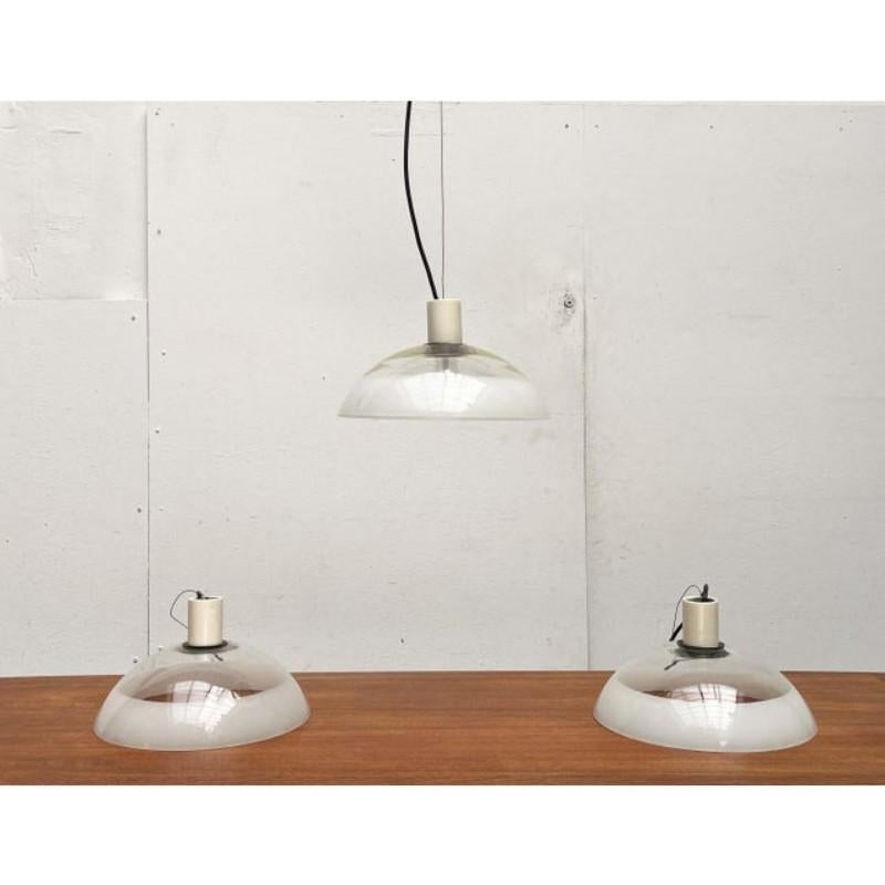 Ensemble de 3 lampes suspendues en verre de la période Modern Age, années 1960 en vente 11