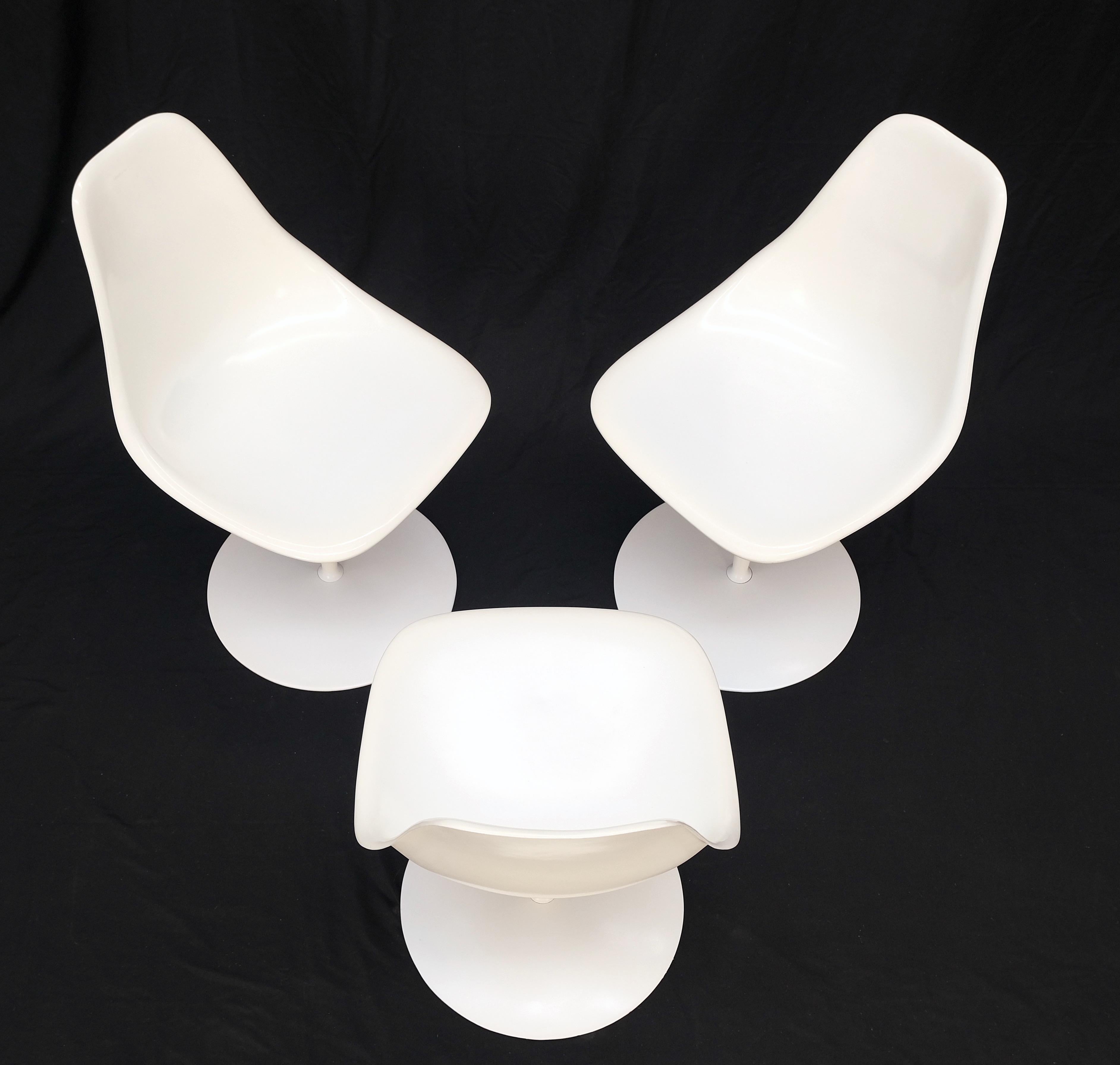 Ensemble de 3 chaises à manger Mid Century Modern Tulip Base White Fiberglass MINT ! en vente 2