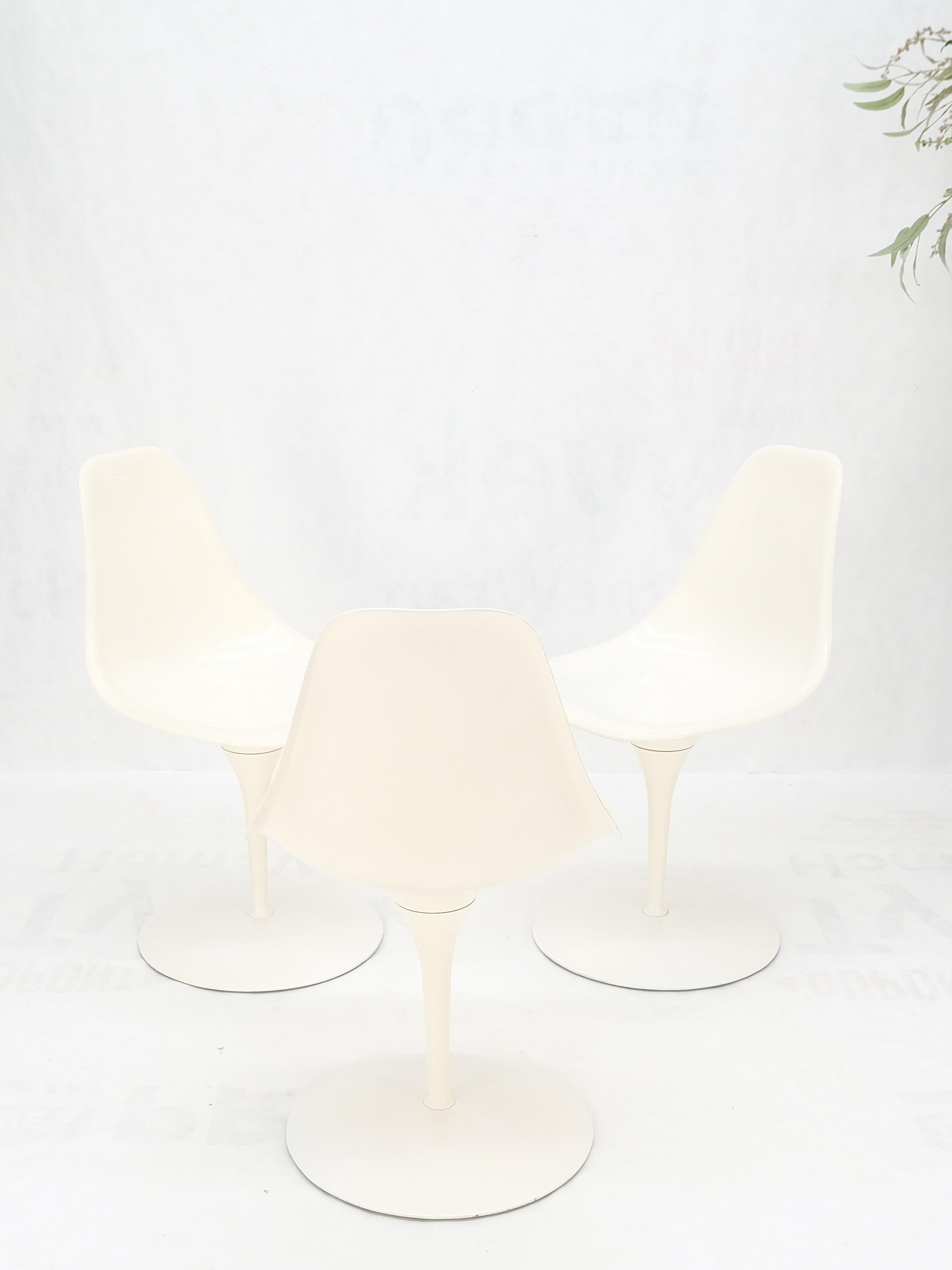 Set of 3 Mid Century Modern Tulip Base White Fiberglass Side Dining Chairs MINT! For Sale 6