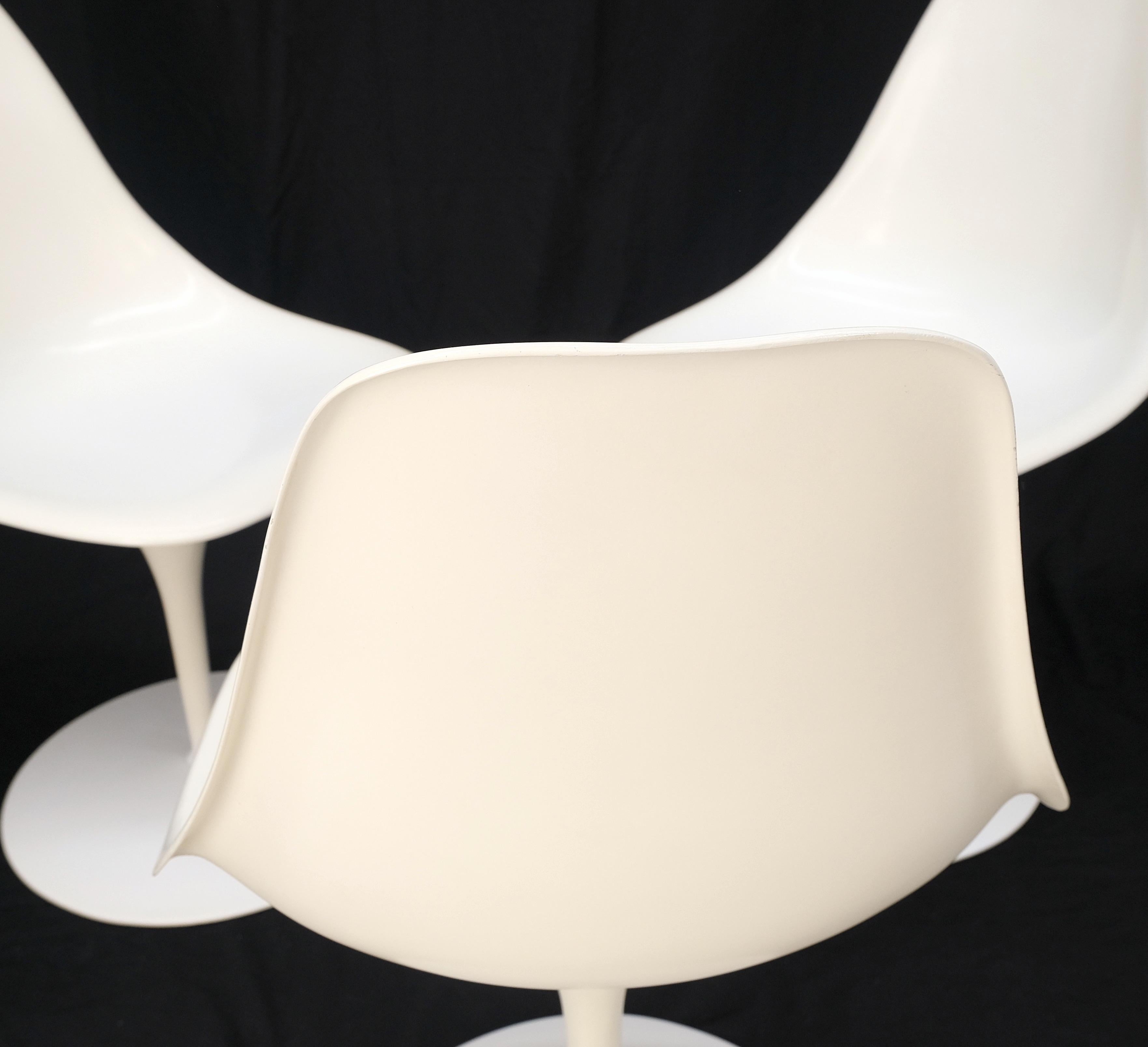 American Set of 3 Mid Century Modern Tulip Base White Fiberglass Side Dining Chairs MINT! For Sale