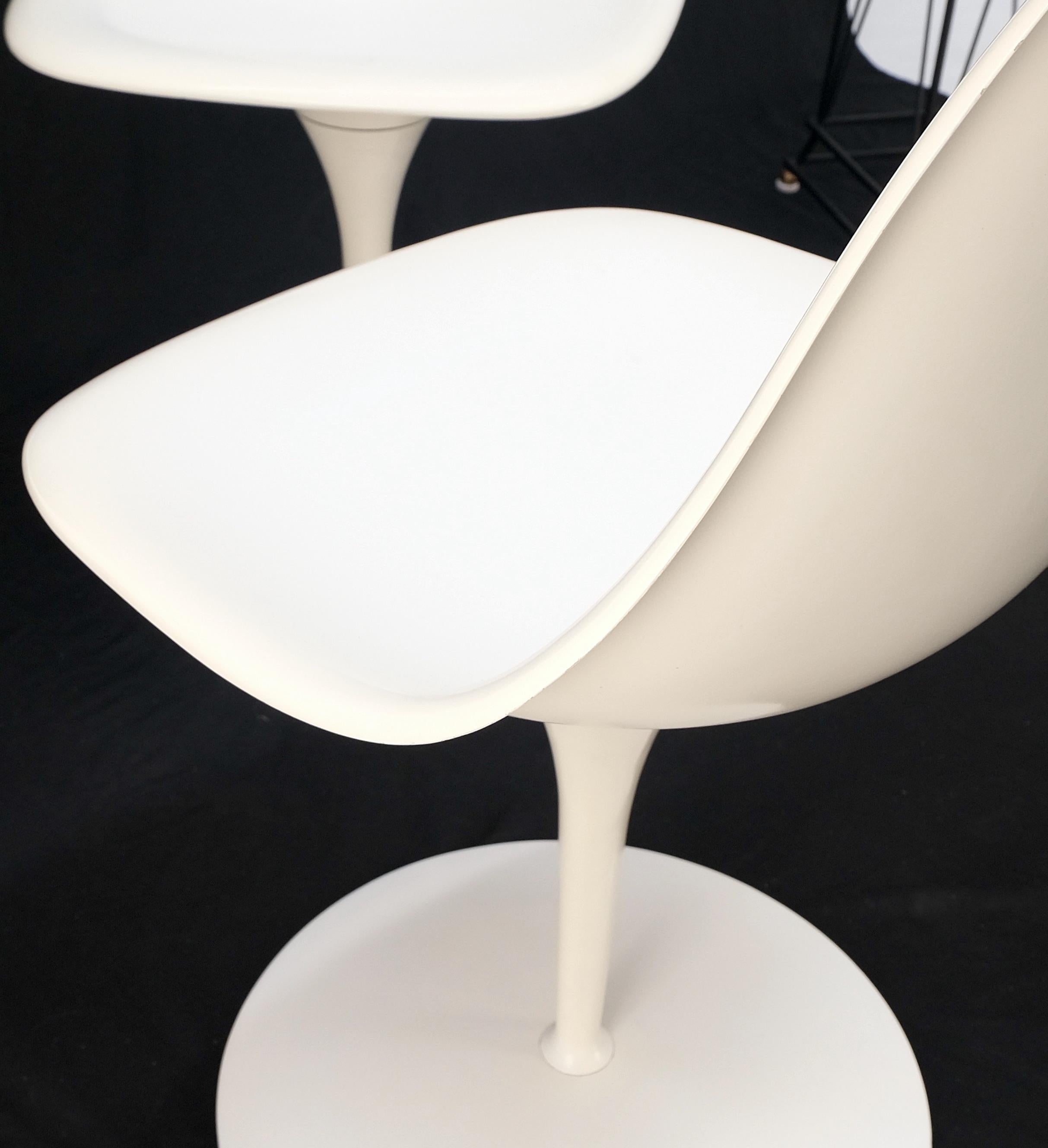 Painted Set of 3 Mid Century Modern Tulip Base White Fiberglass Side Dining Chairs MINT! For Sale