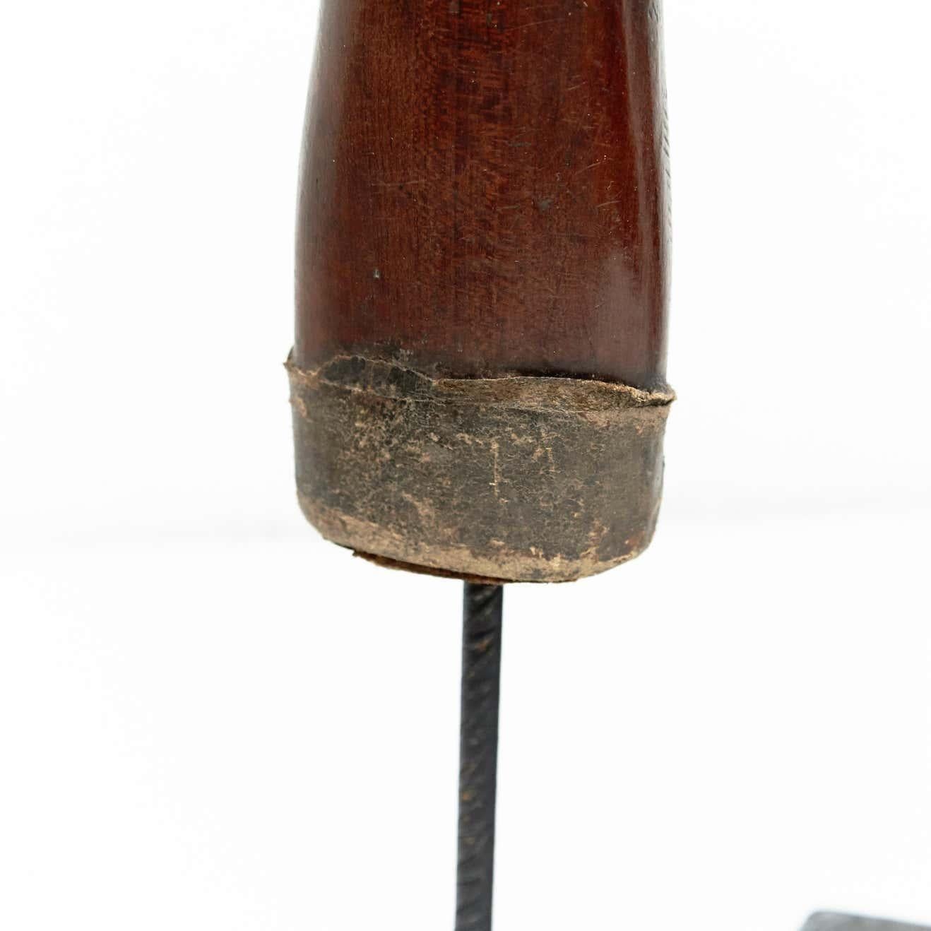 Set di 3 sculture in legno e metallo della modernità di metà secolo - Spagna, CIRCA 1950 in vendita 4