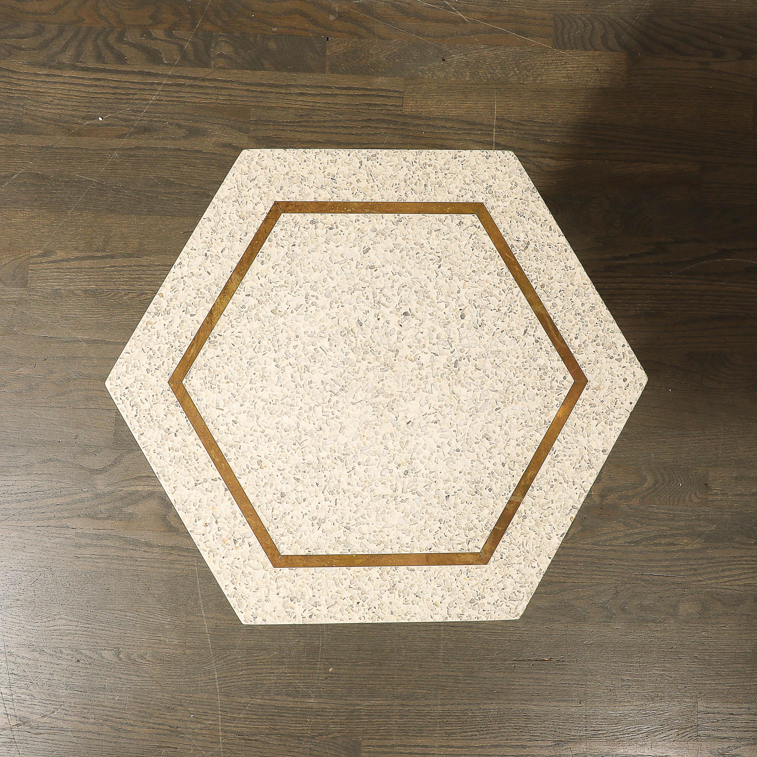 Ensemble de 3 tables d'appoint en terrazzo hexagonal de style moderniste du milieu du siècle par Harvey Probber en vente 10