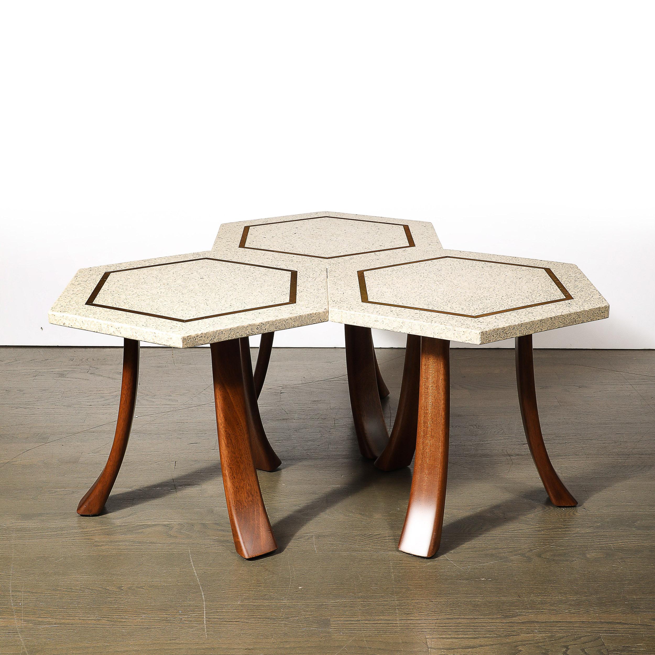 Milieu du XXe siècle Ensemble de 3 tables d'appoint en terrazzo hexagonal de style moderniste du milieu du siècle par Harvey Probber en vente