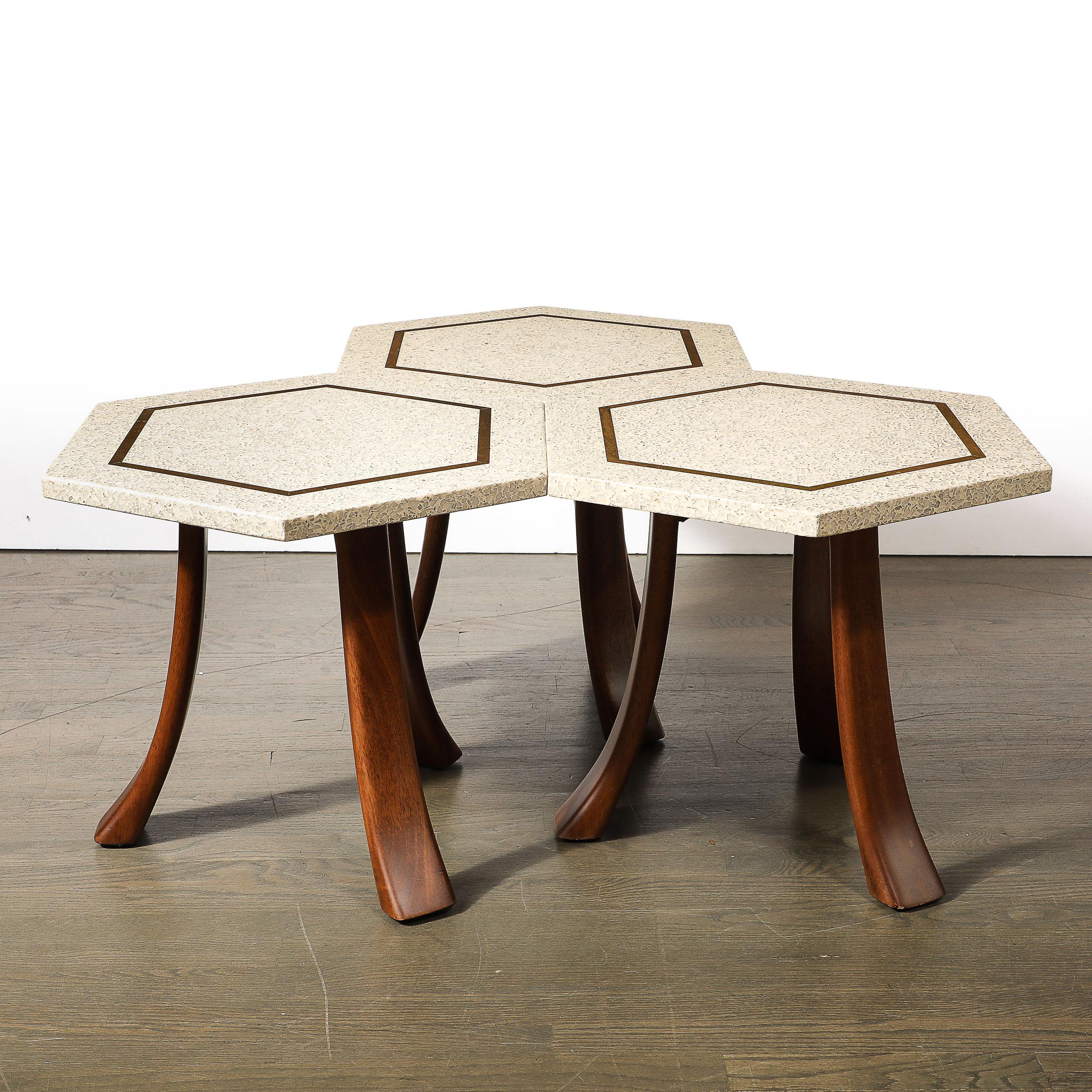 Laiton Ensemble de 3 tables d'appoint en terrazzo hexagonal de style moderniste du milieu du siècle par Harvey Probber en vente