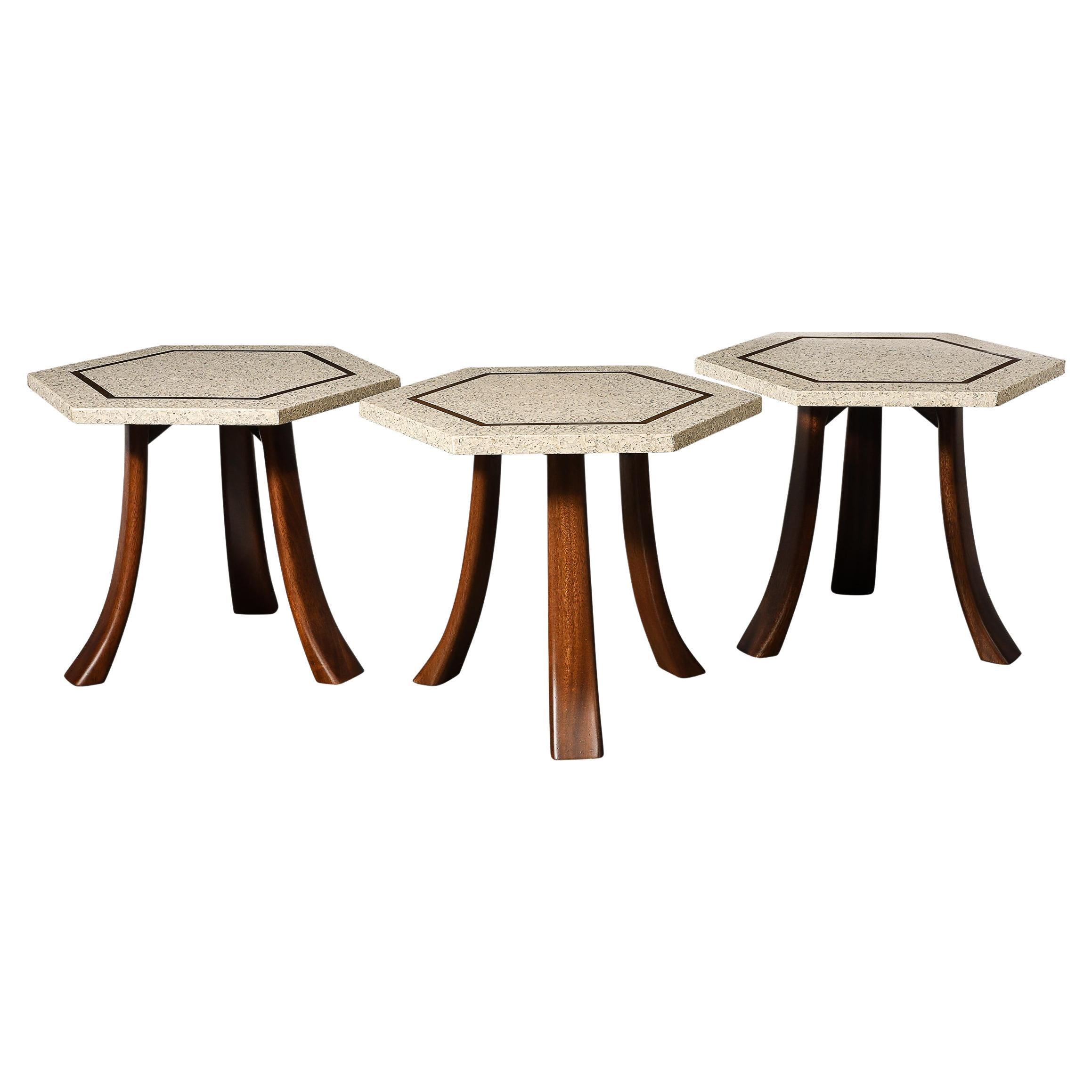 Ensemble de 3 tables d'appoint en terrazzo hexagonal de style moderniste du milieu du siècle par Harvey Probber en vente