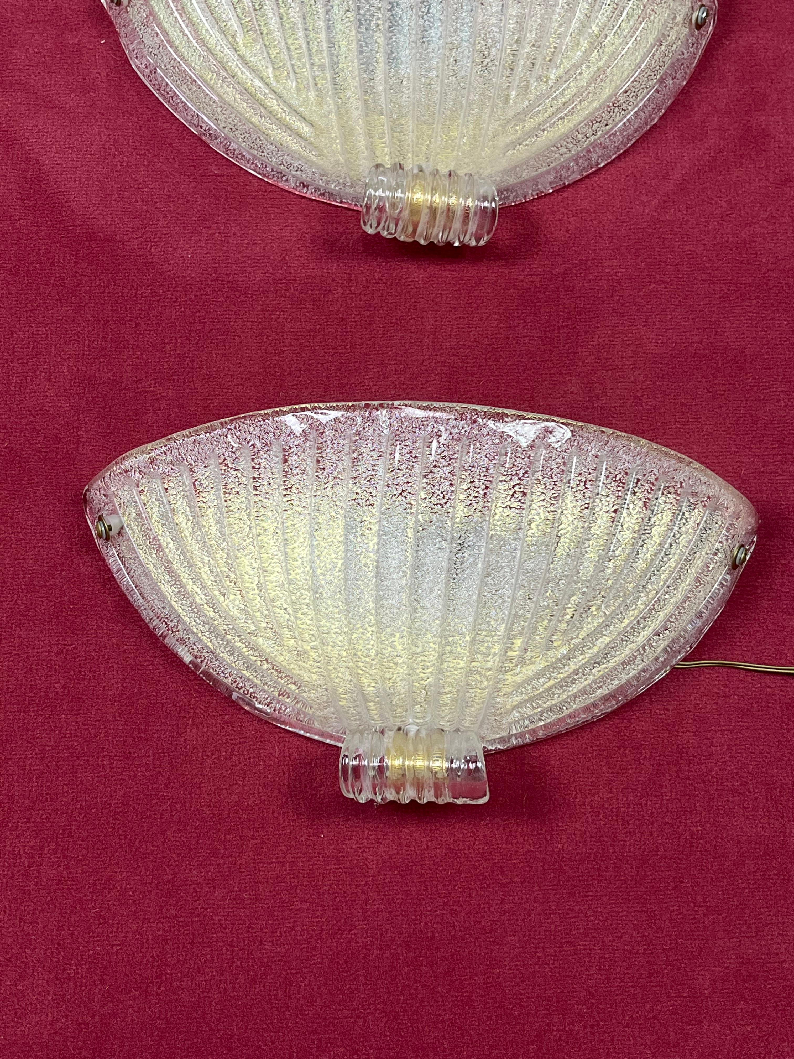 Juego de 3 lámparas de pared de cristal de Murano de mediados de siglo, años 60 Italiano en venta