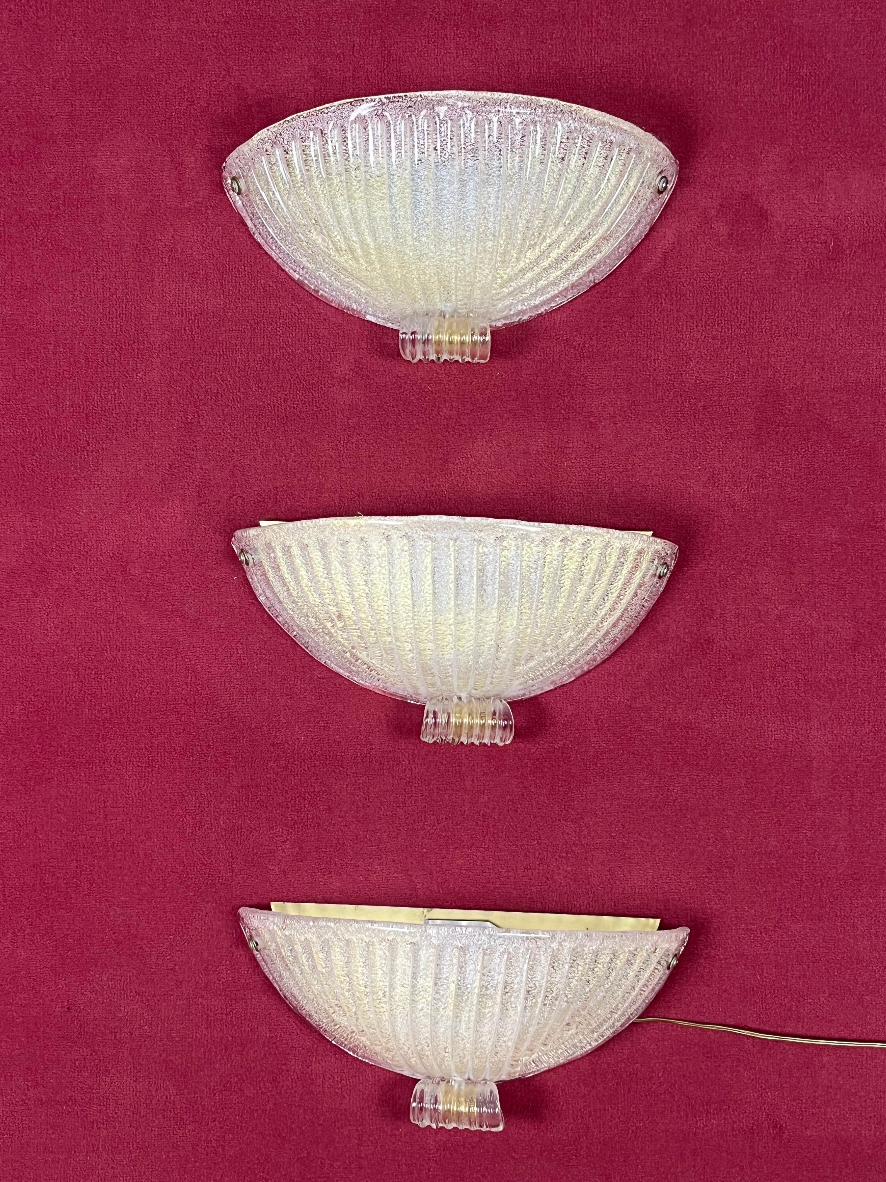 Juego de 3 lámparas de pared de cristal de Murano de mediados de siglo, años 60 en Bueno estado para la venta en Palermo, IT