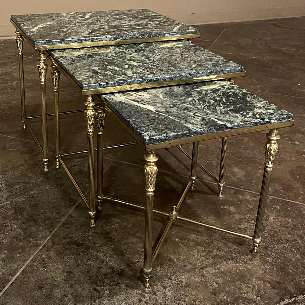 Hand-Crafted Set of 3 Mid-Century Neoclassical Brass & Marble Nesting Tables For Sale
