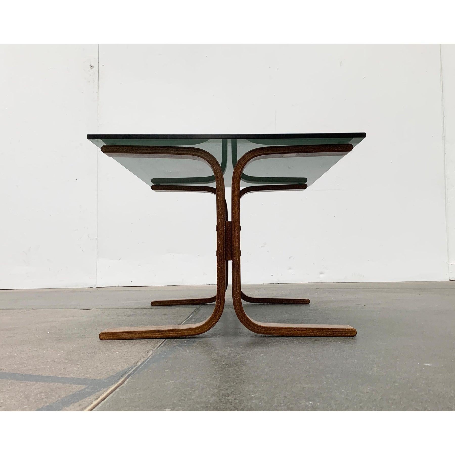 Ensemble de 3 chaises longues norvégiennes Siesta du milieu du siècle dernier et de tables d'appoint en verre en vente 1