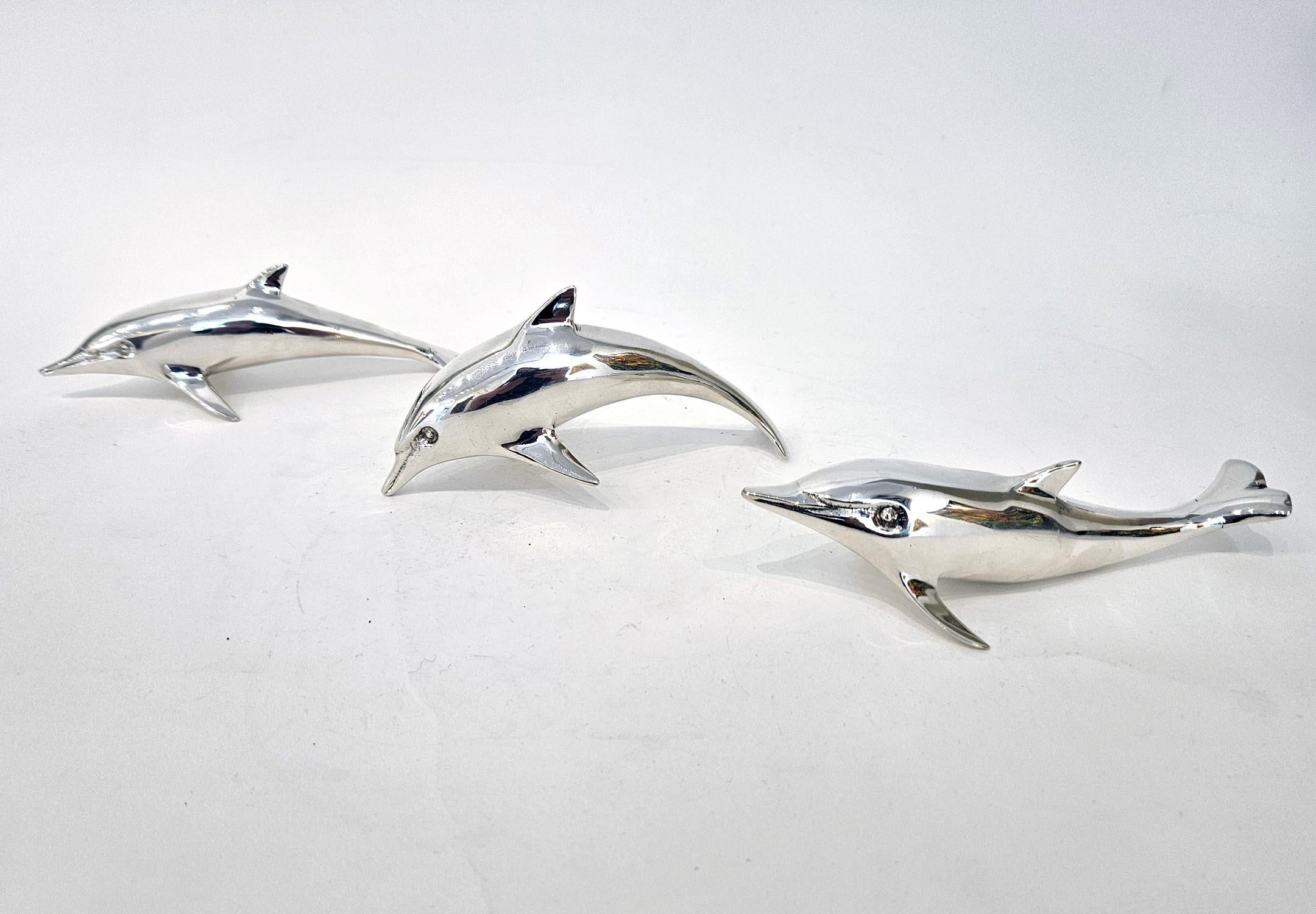 Set von 3 versilberten Delphin-Verzierungen aus Bronze aus der Mitte des Jahrhunderts, Spanien, ca. 1970 (Versilberung) im Angebot