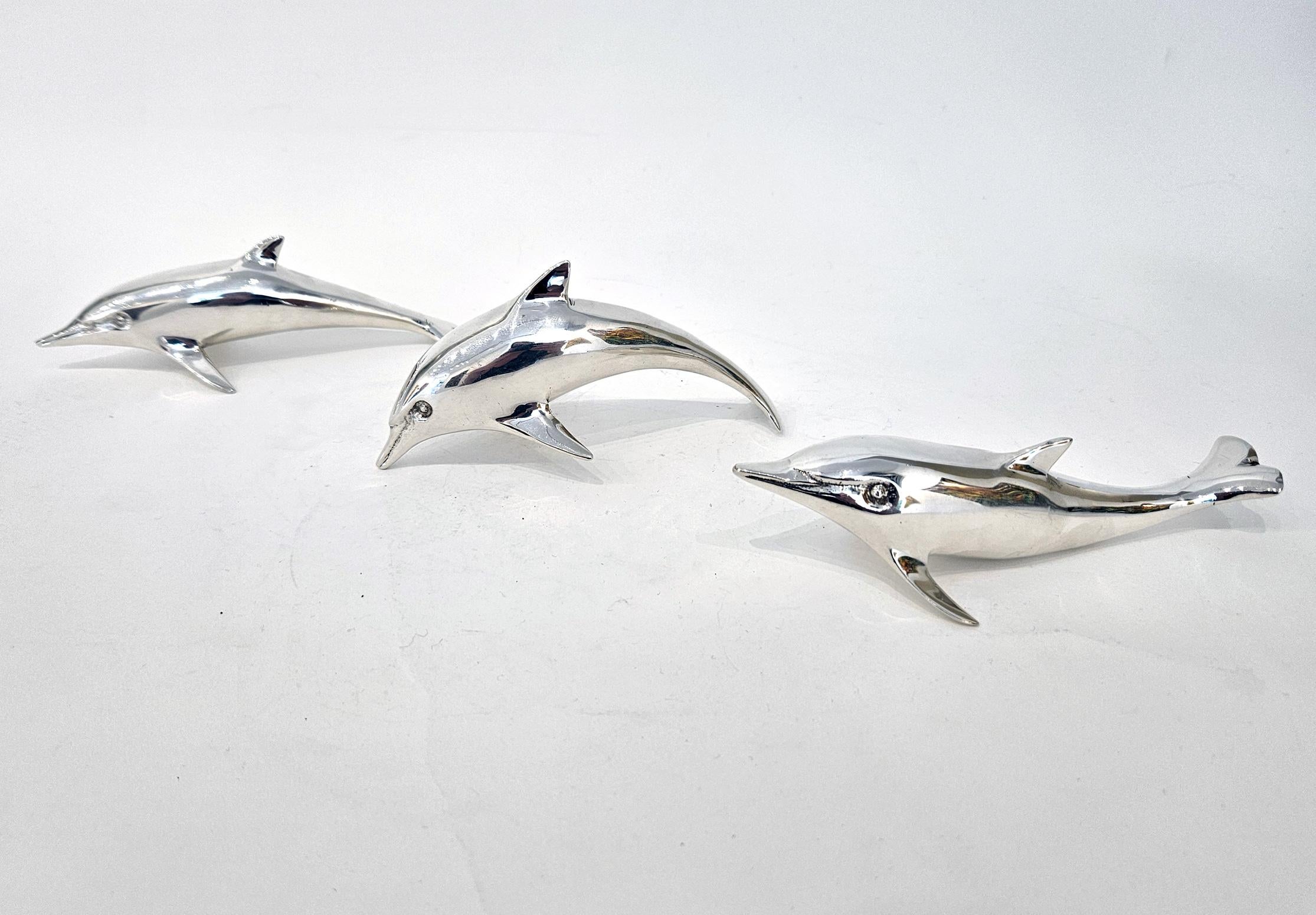 Set von 3 versilberten Delphin-Verzierungen aus Bronze aus der Mitte des Jahrhunderts, Spanien, ca. 1970 im Angebot 1