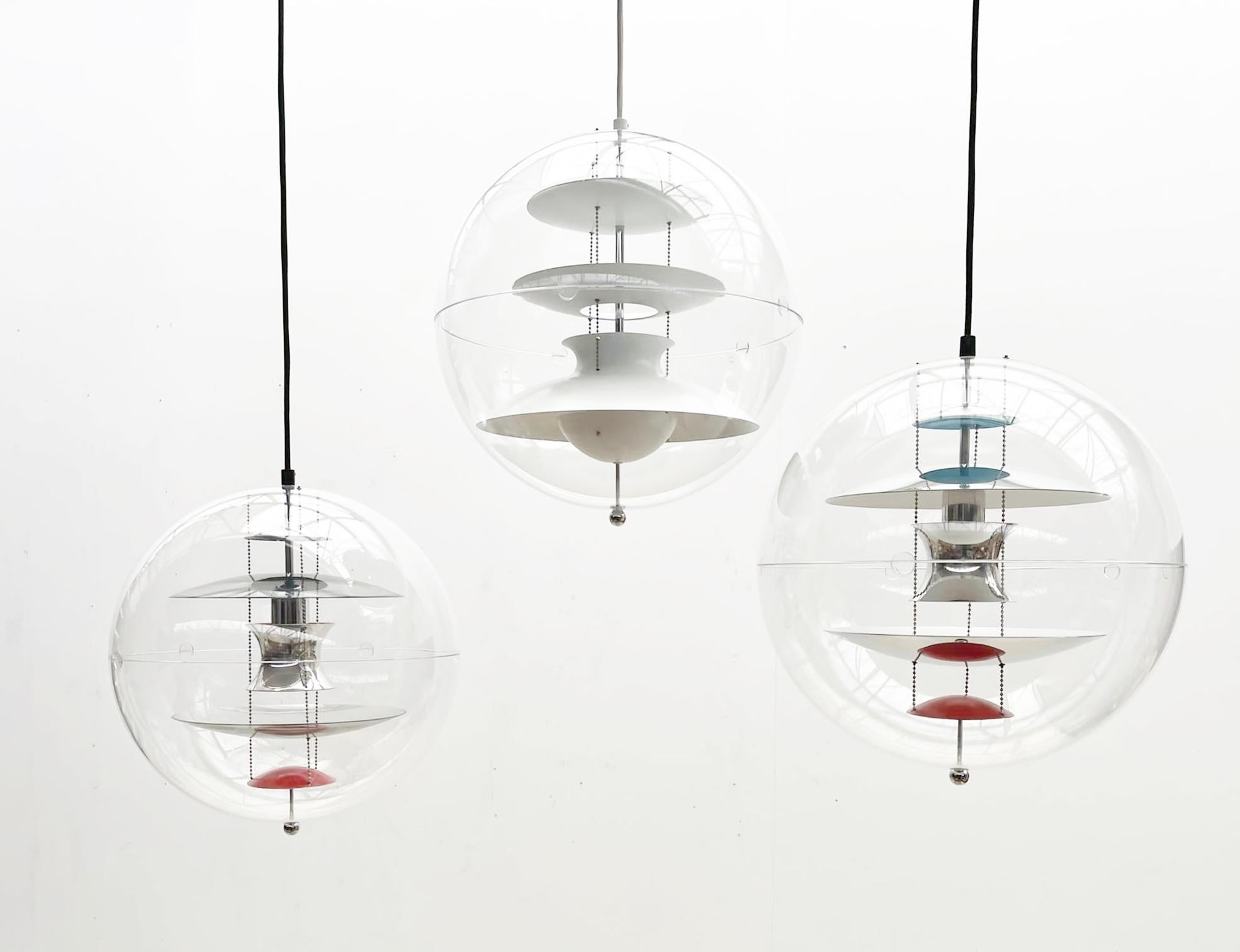 Set of 3 Mid-Century Verpan Vp Glass Globe Suspension, Italy, 1970s In Good Condition In Brussels, BE