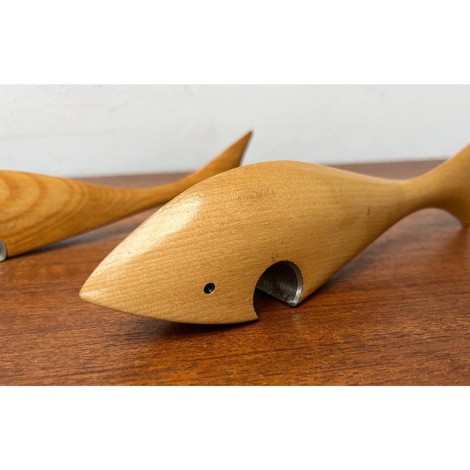 Ensemble de 3 décapsuleurs en bois en forme de poisson du milieu du siècle dernier, années 1960 en vente 5