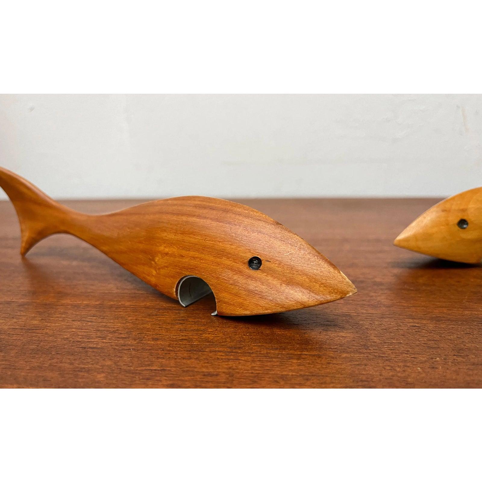 20ième siècle Ensemble de 3 décapsuleurs en bois en forme de poisson du milieu du siècle dernier, années 1960 en vente