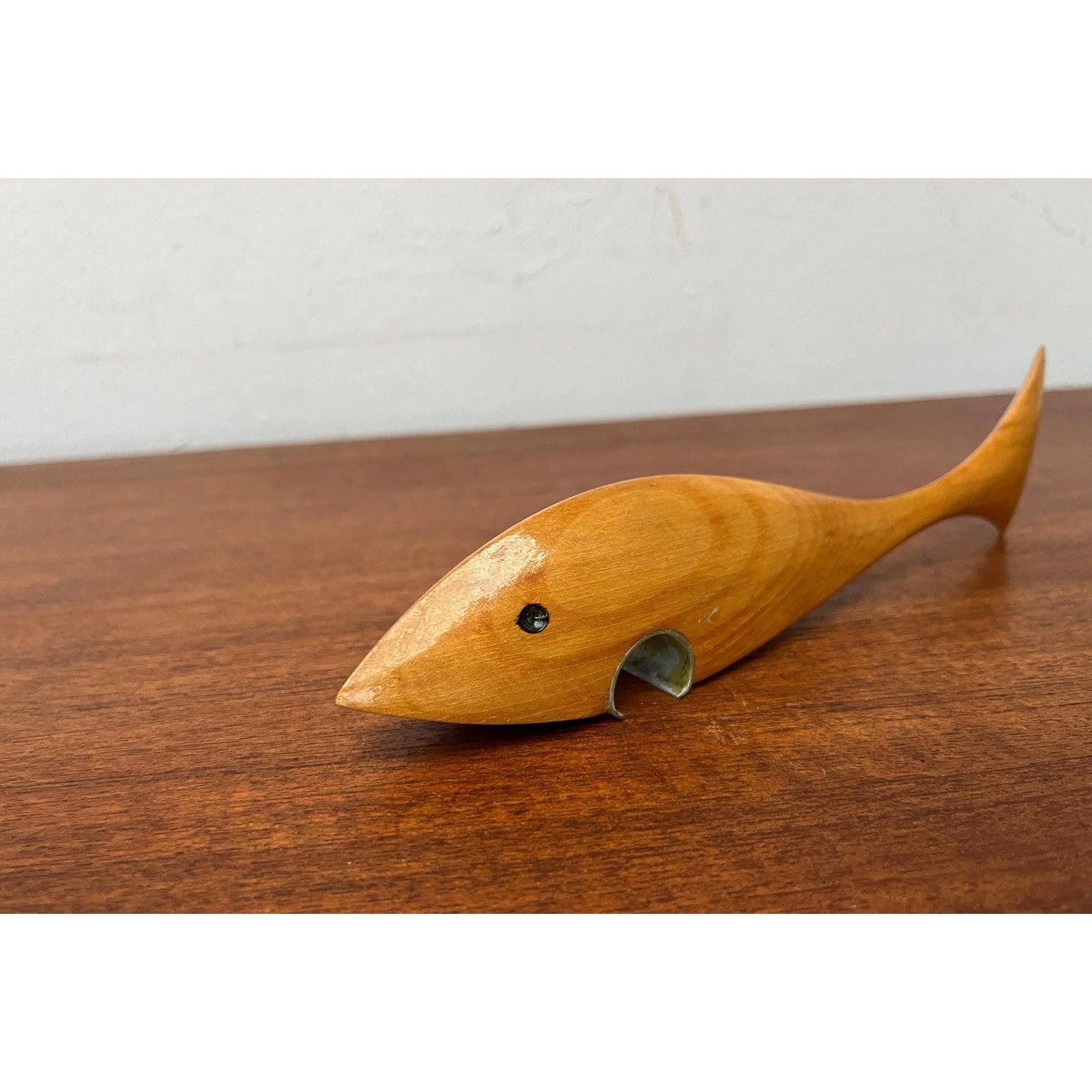 Métal Ensemble de 3 décapsuleurs en bois en forme de poisson du milieu du siècle dernier, années 1960 en vente