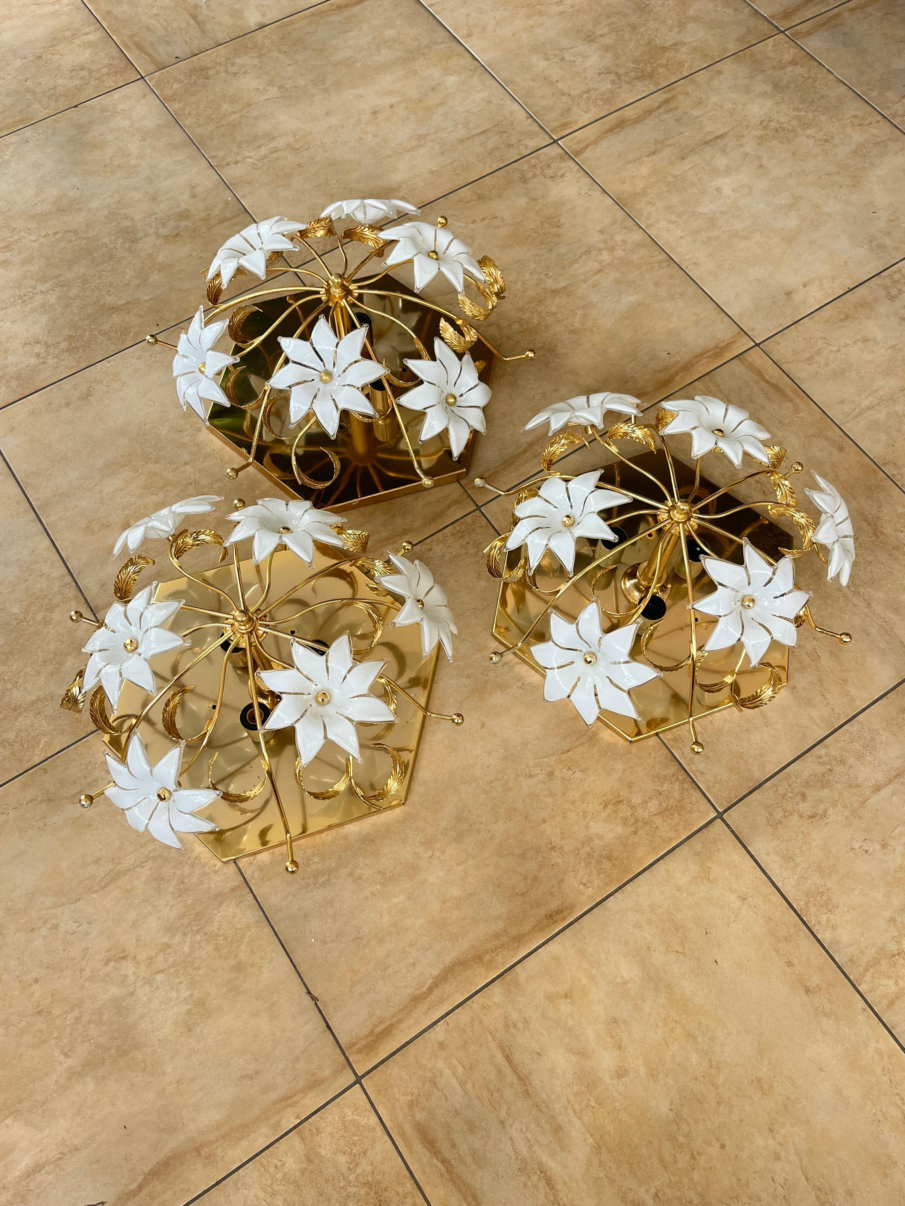 Metallo Set di 3 plafoniere floreali in vetro di Murano del Medioevo, anni '60 in vendita
