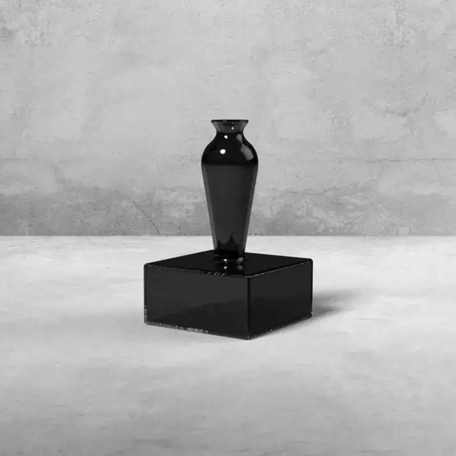Satz von 3 quadratischen schwarzen Milo-Vasen von Mason Editions (Postmoderne) im Angebot