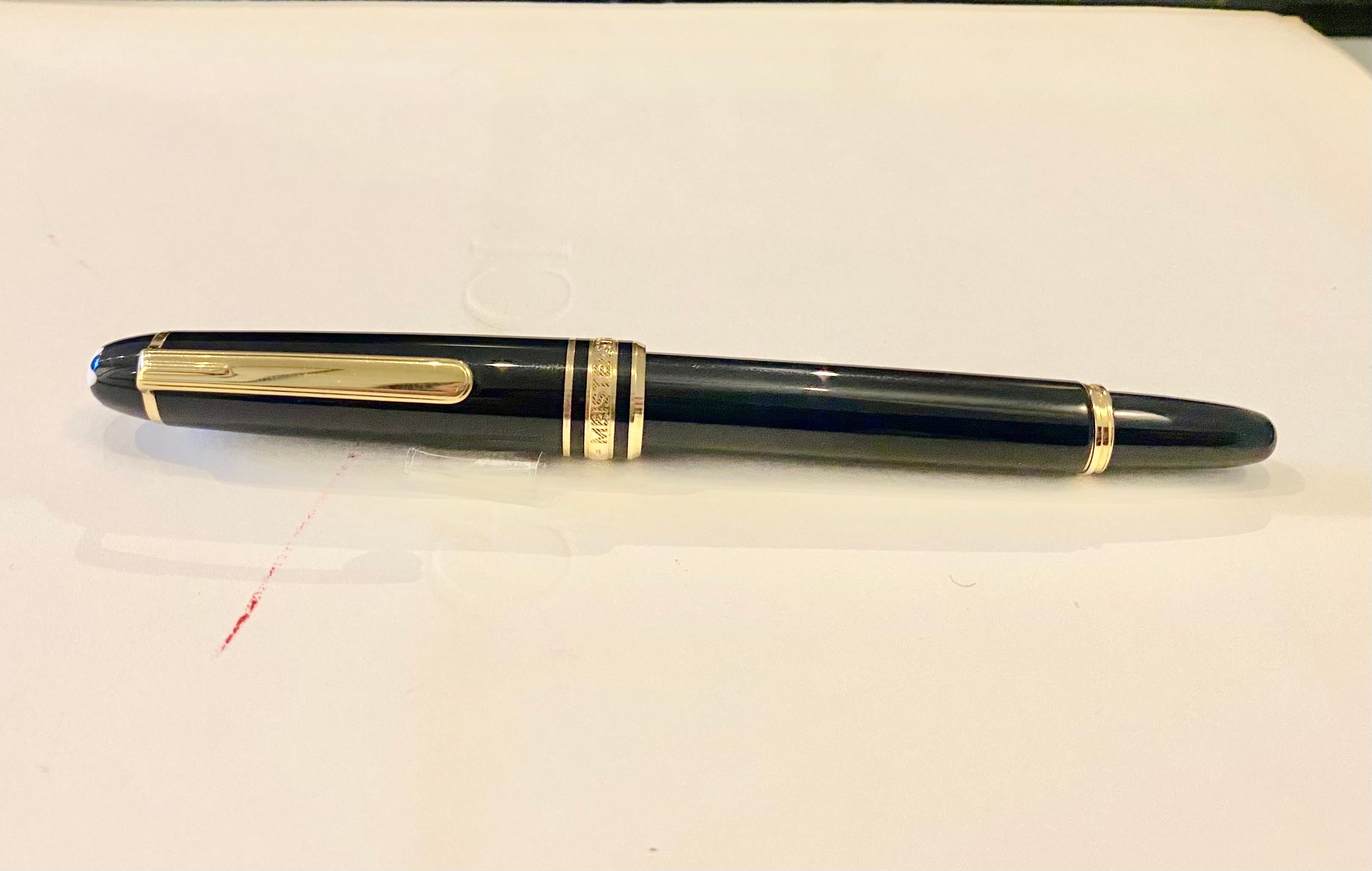 Montblanc Meisterstück Small Size Fountain Pen Mechanical Pencil Ballpoint Pen  For Sale 4