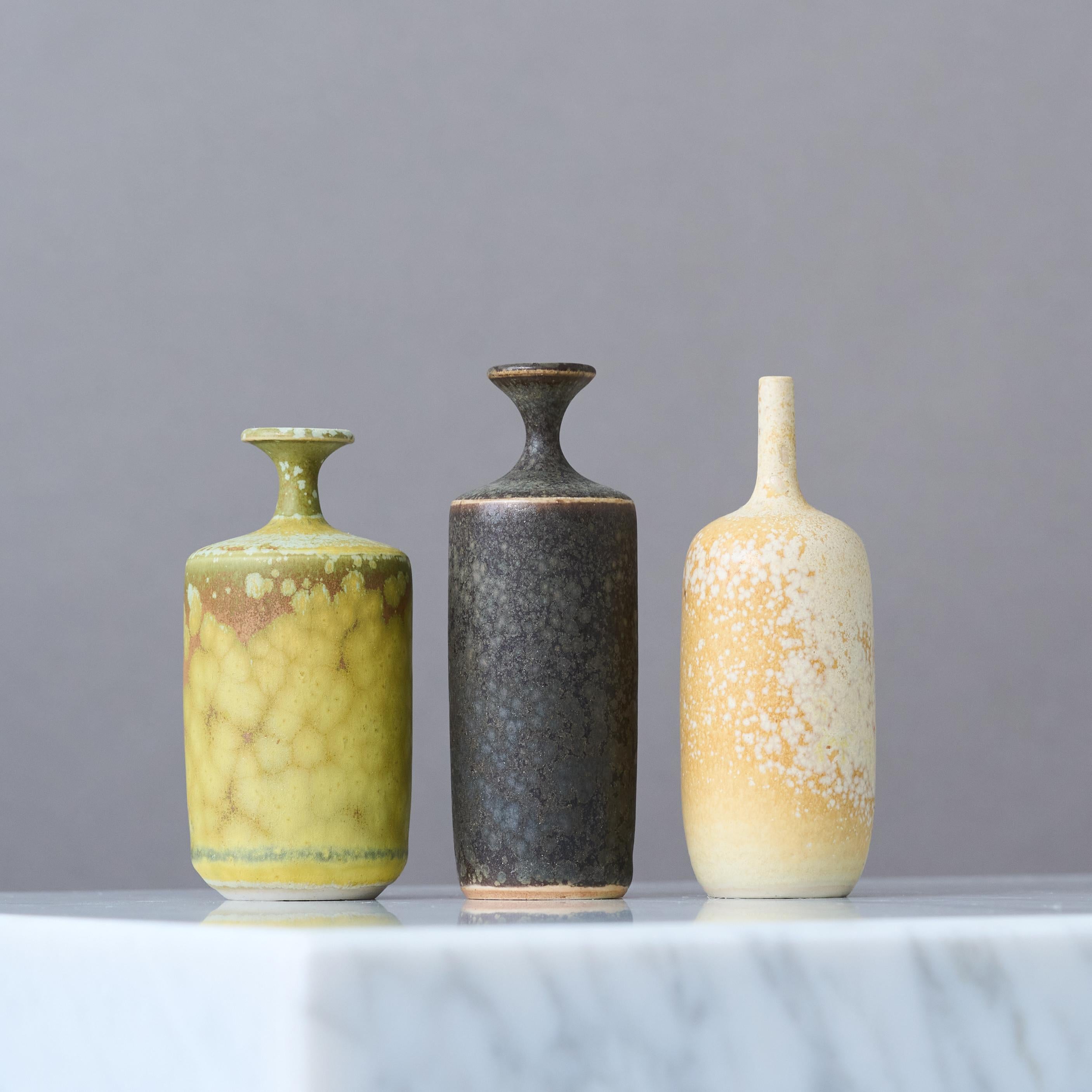 Suédois Ensemble de 3 vases miniatures en grès du céramiste suédois Rolf Palm, années 1970 en vente
