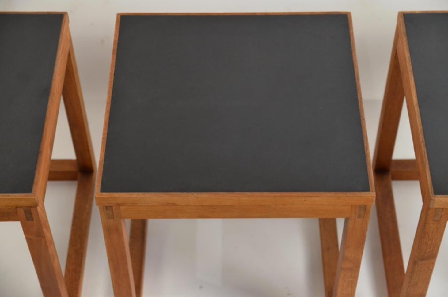 Minimalist Set of 3 Minimal Teak and Laminate Cube Tables with Matching Lamp For Sale